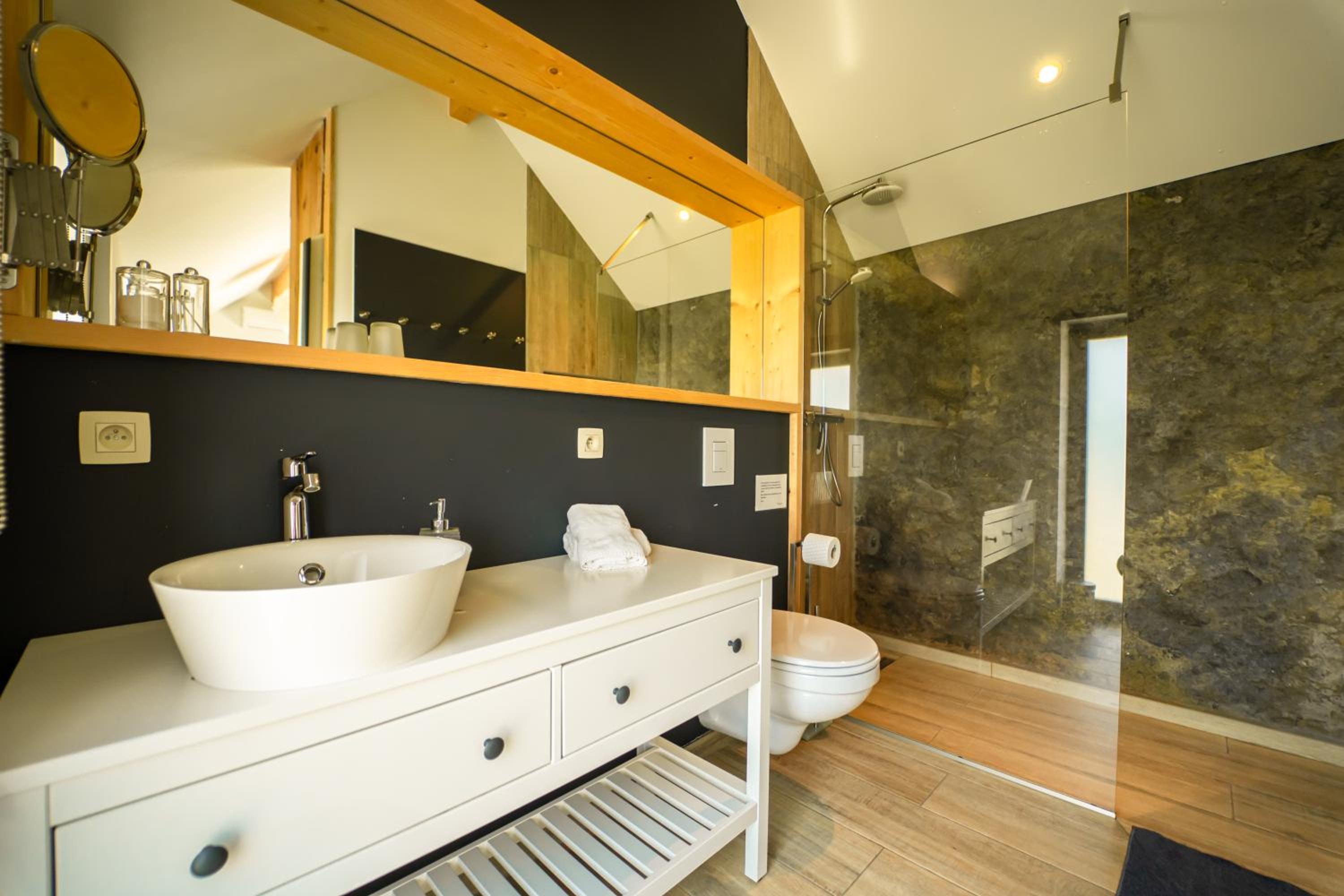 Le Fermage - logement avec piscine, sauna et jacuzzi