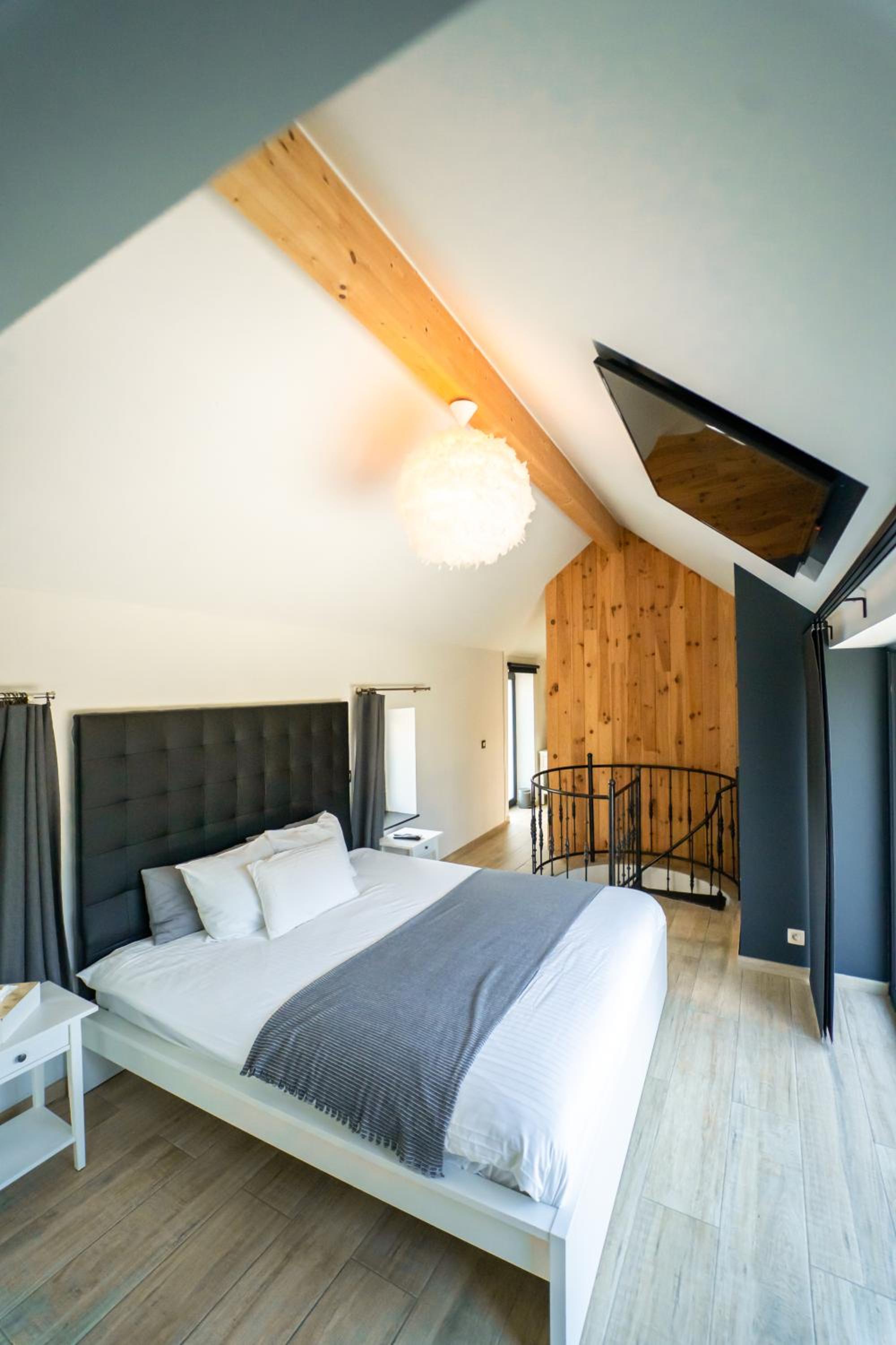 Le Fermage - logement avec piscine, sauna et jacuzzi
