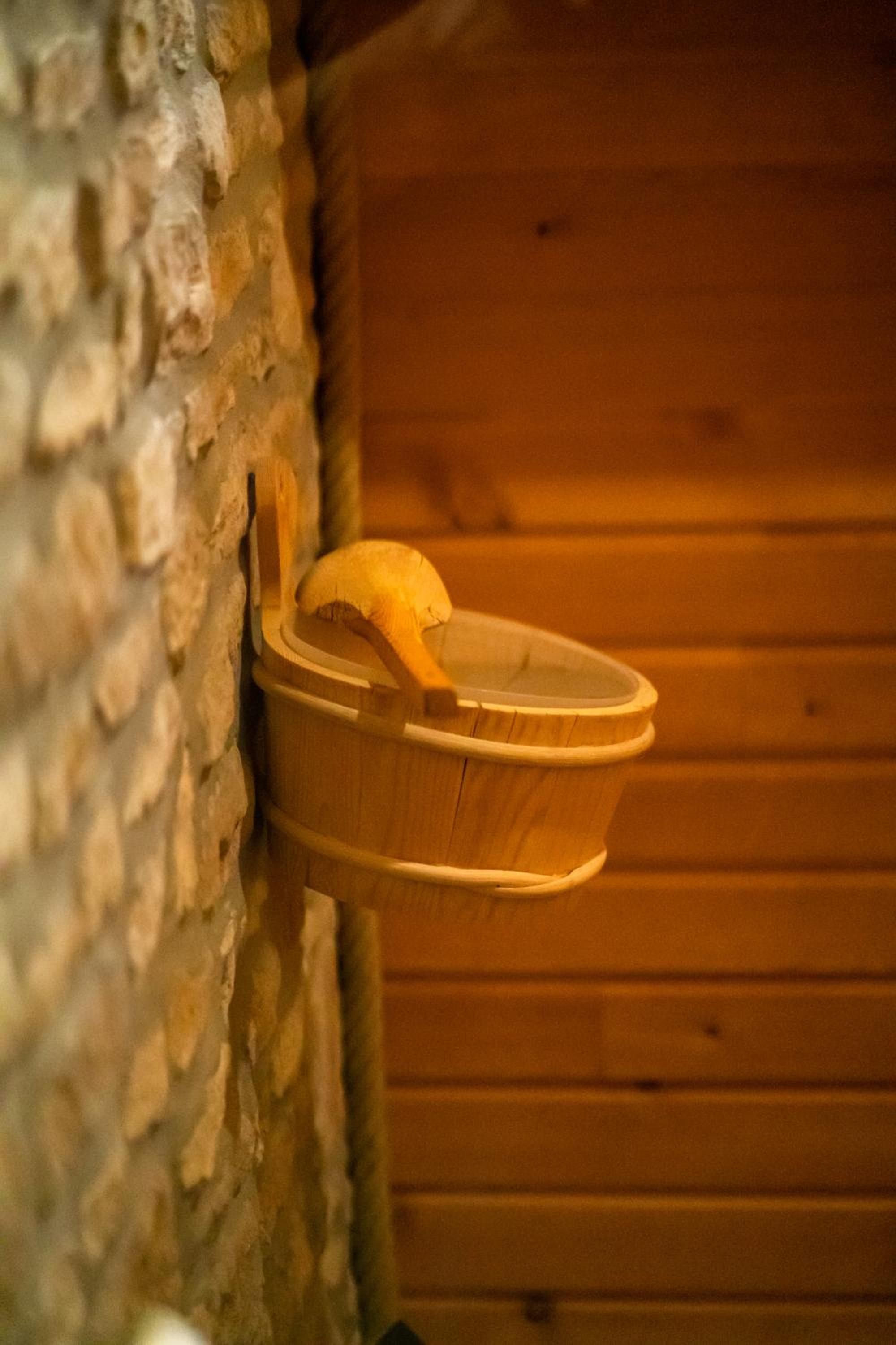 Le Fermage - logement avec piscine, sauna et jacuzzi