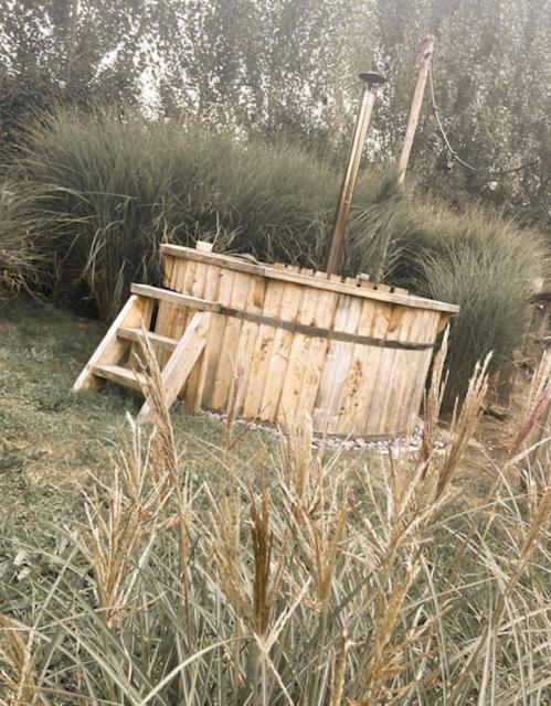 Cabin Margot with hot tub in private garden