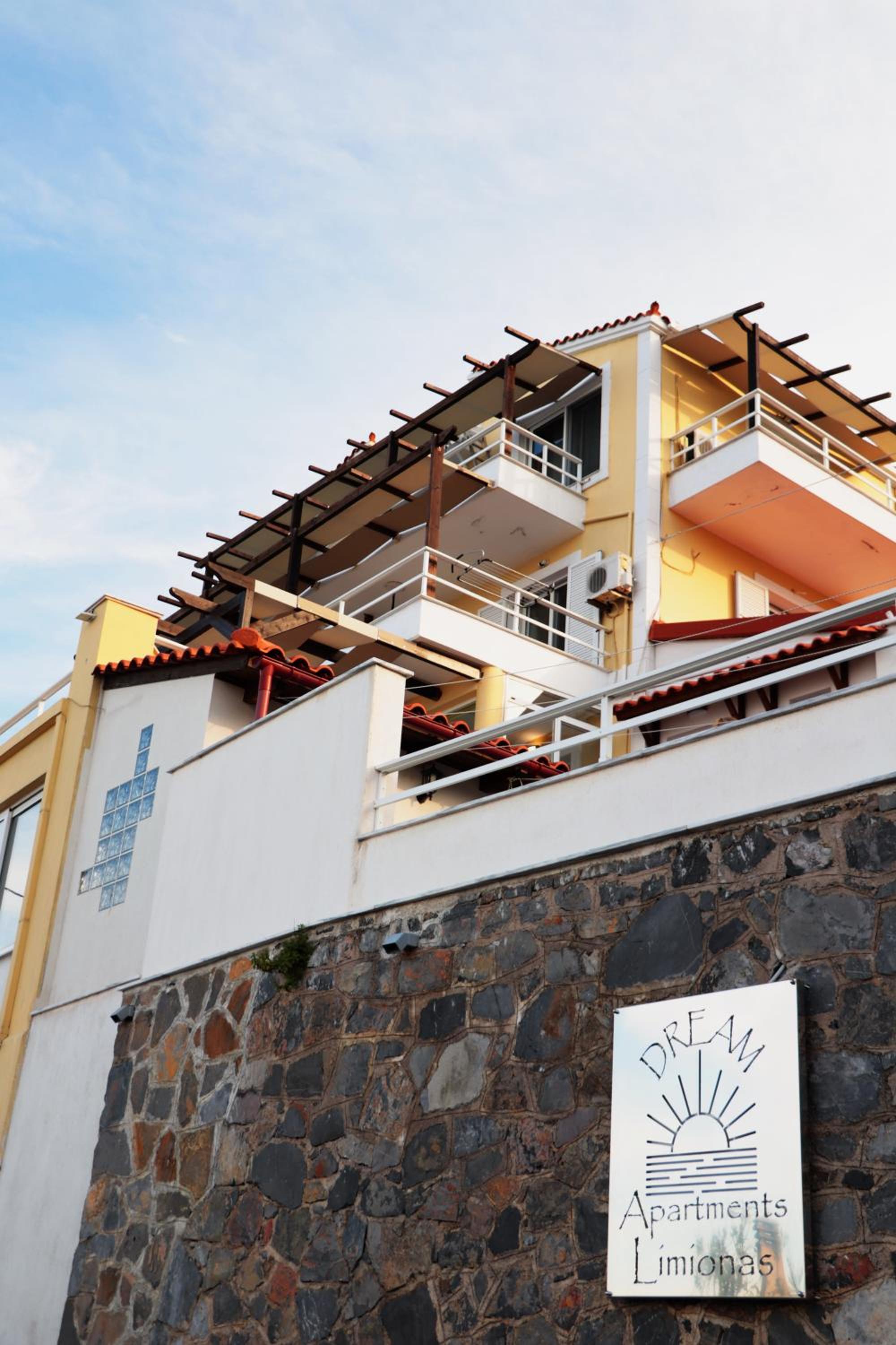Dream apartments limnionas