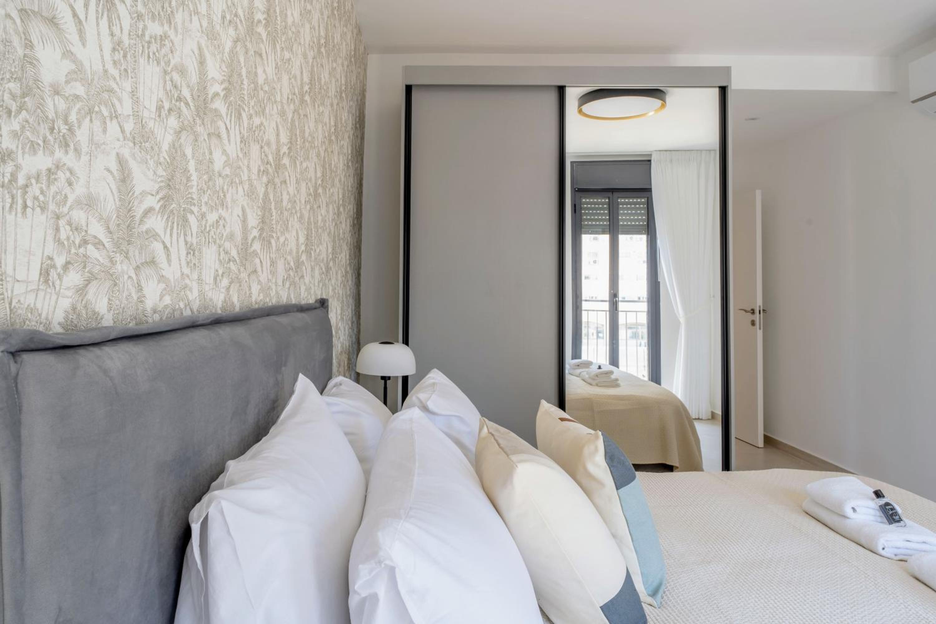 Holysuite Agripas