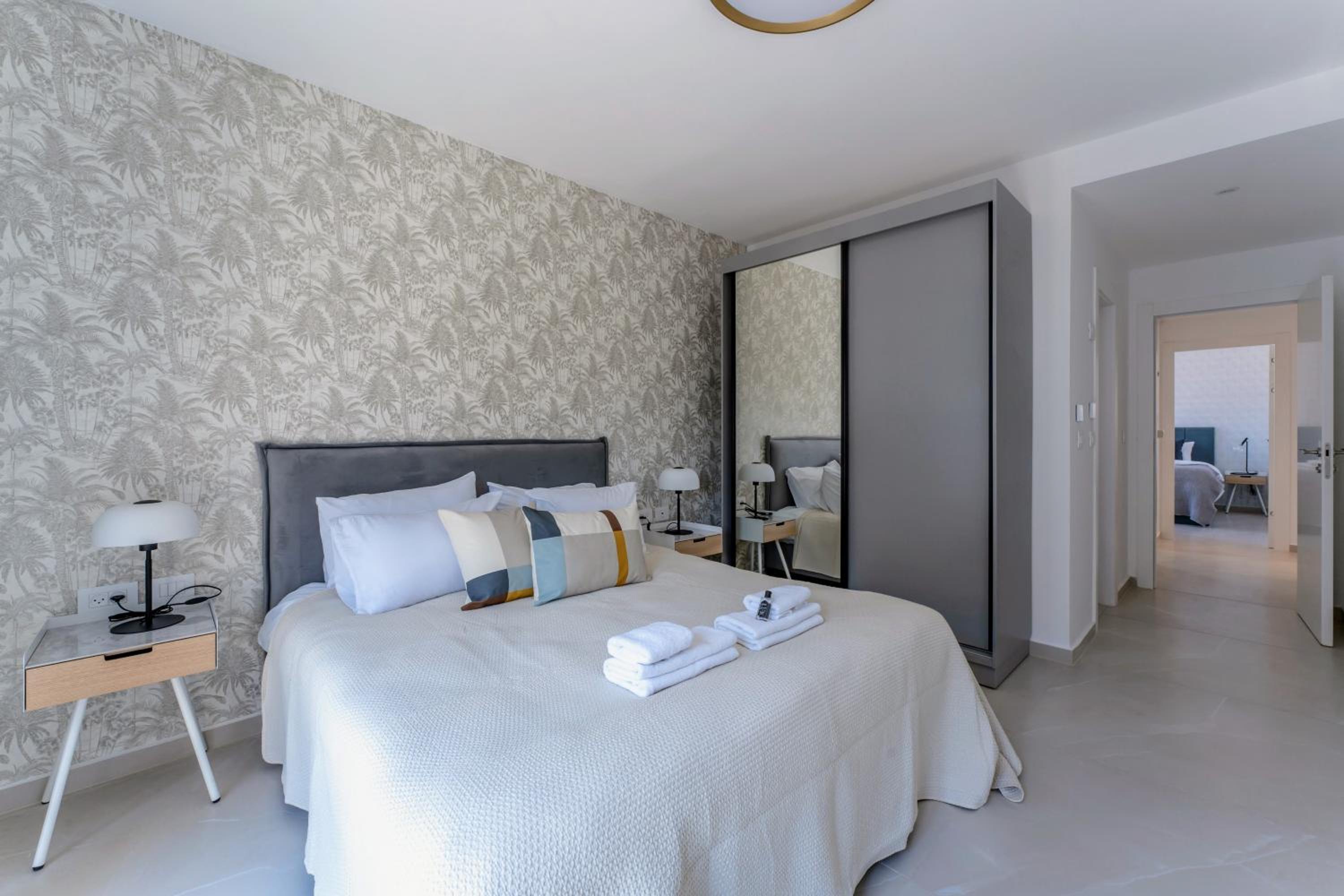 Holysuite Agripas