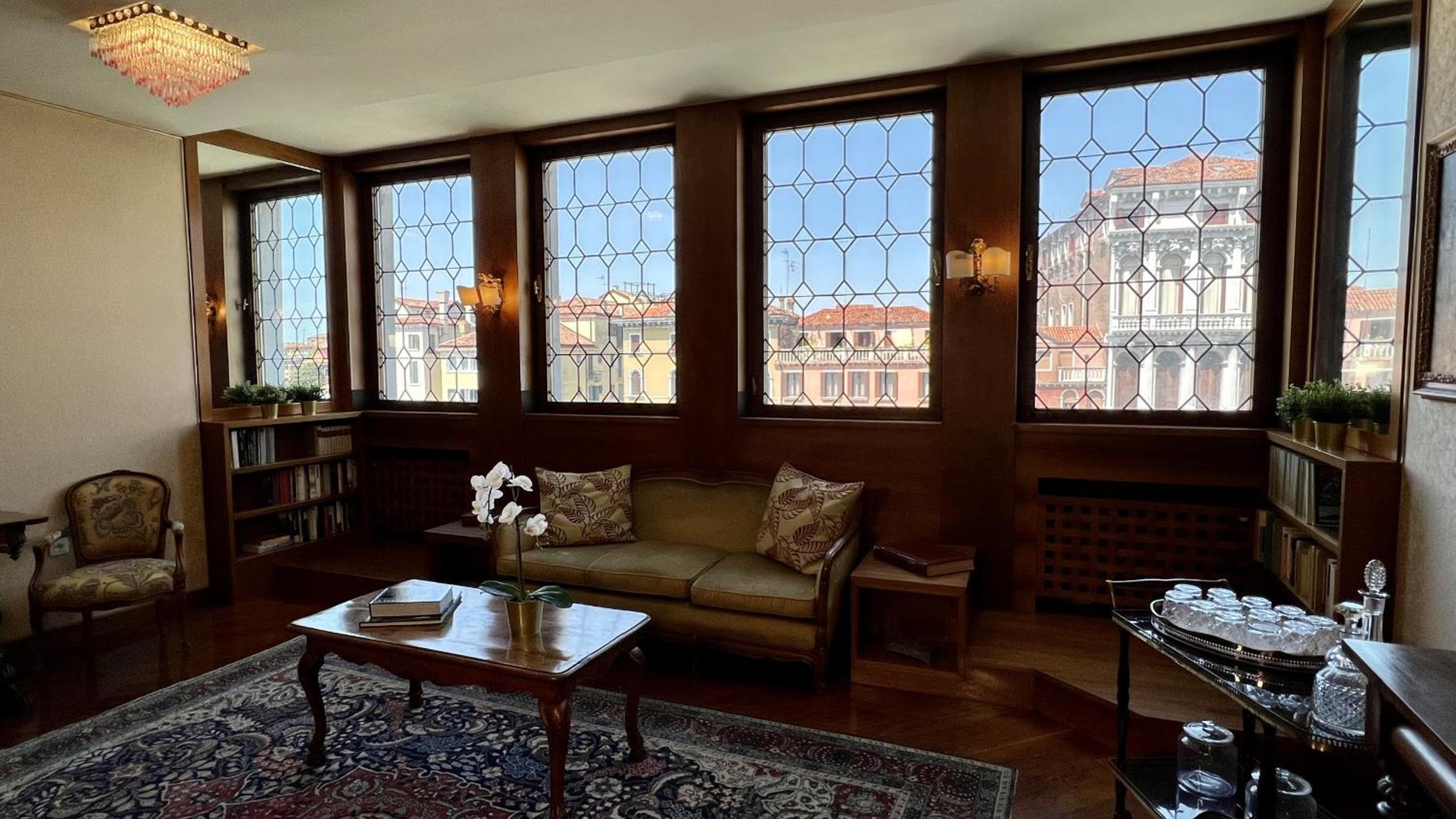 lounge