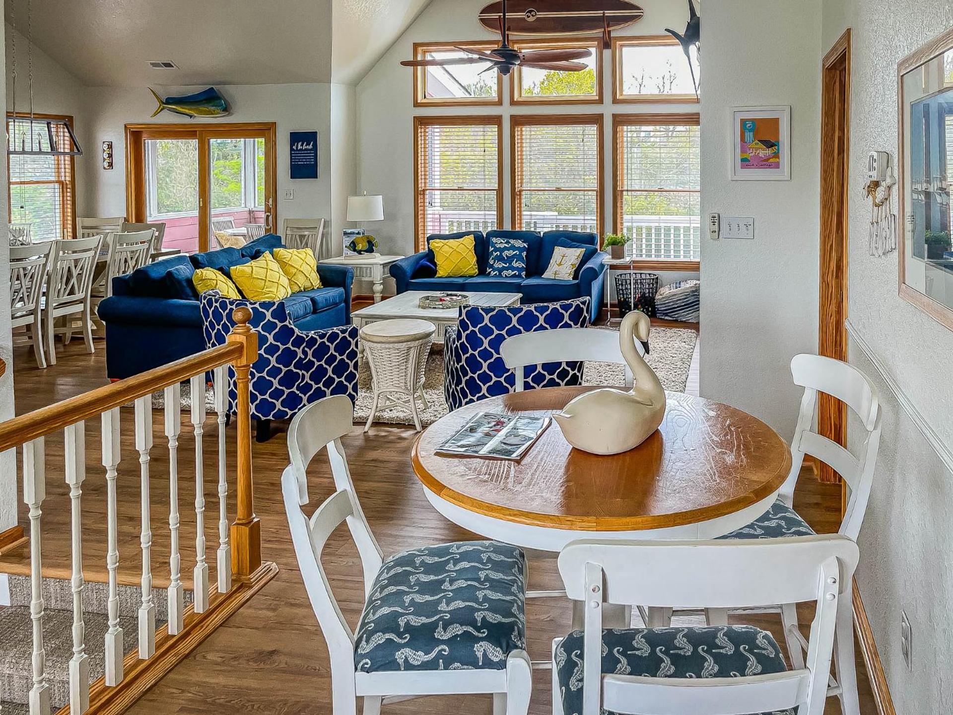 Raspberry Duck - Duck Landing, 525 Yds to Beach, Pool, Tiki Bar, Hot Tub, Close to Downtown