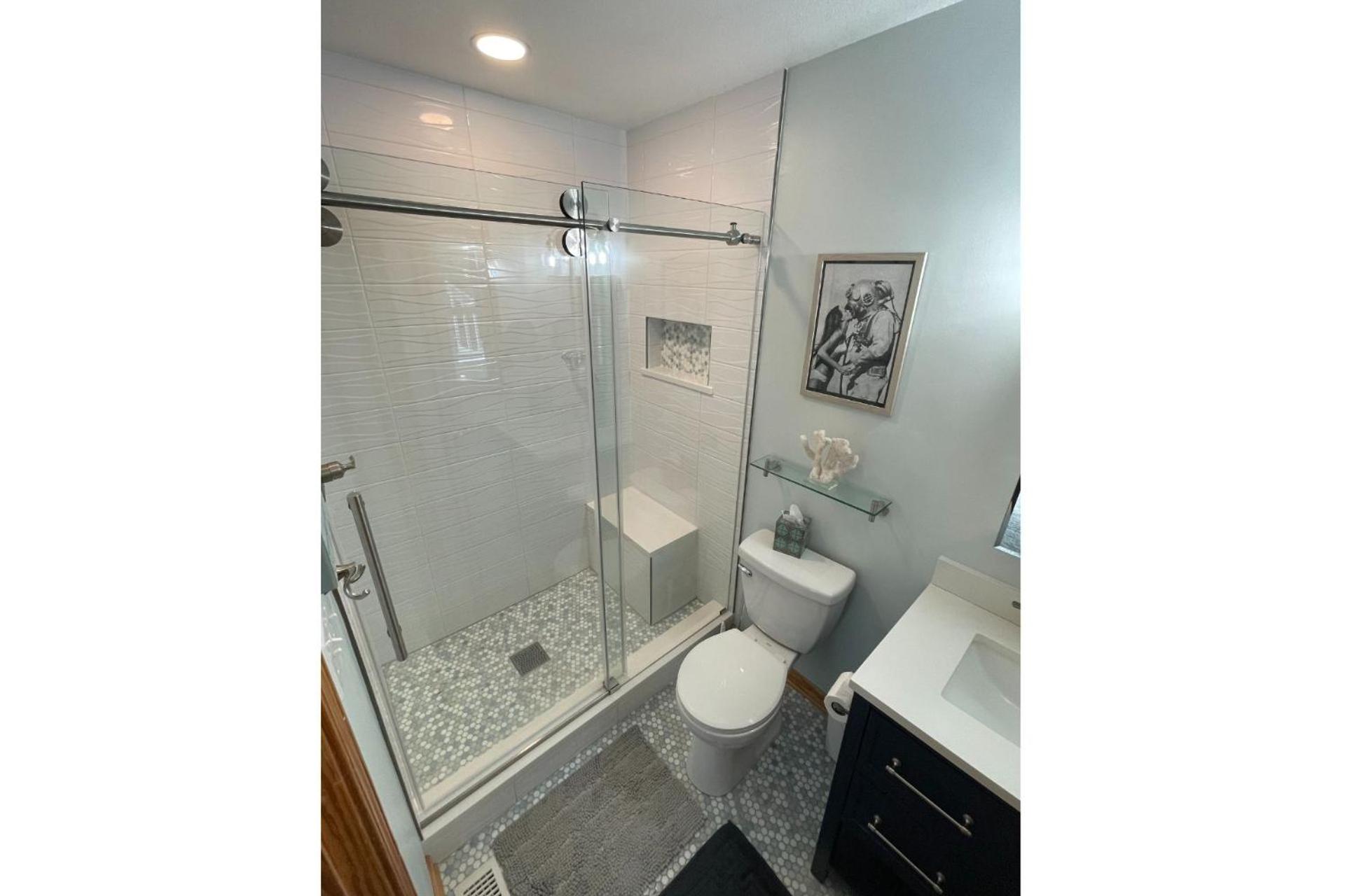 Raspberry Duck - Duck Landing, 525 Yds to Beach, Pool, Tiki Bar, Hot Tub, Close to Downtown