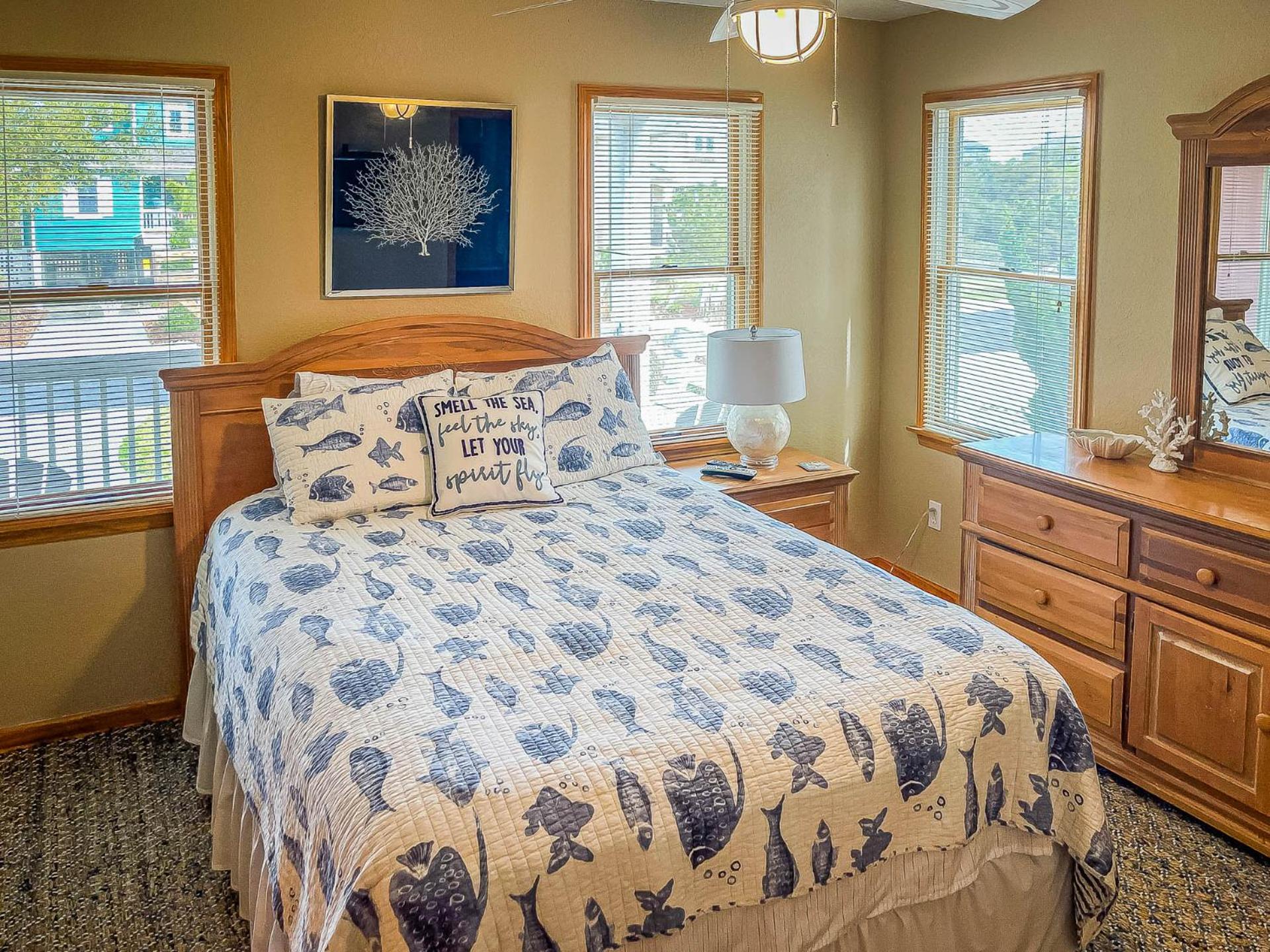 Raspberry Duck - Duck Landing, 525 Yds to Beach, Pool, Tiki Bar, Hot Tub, Close to Downtown