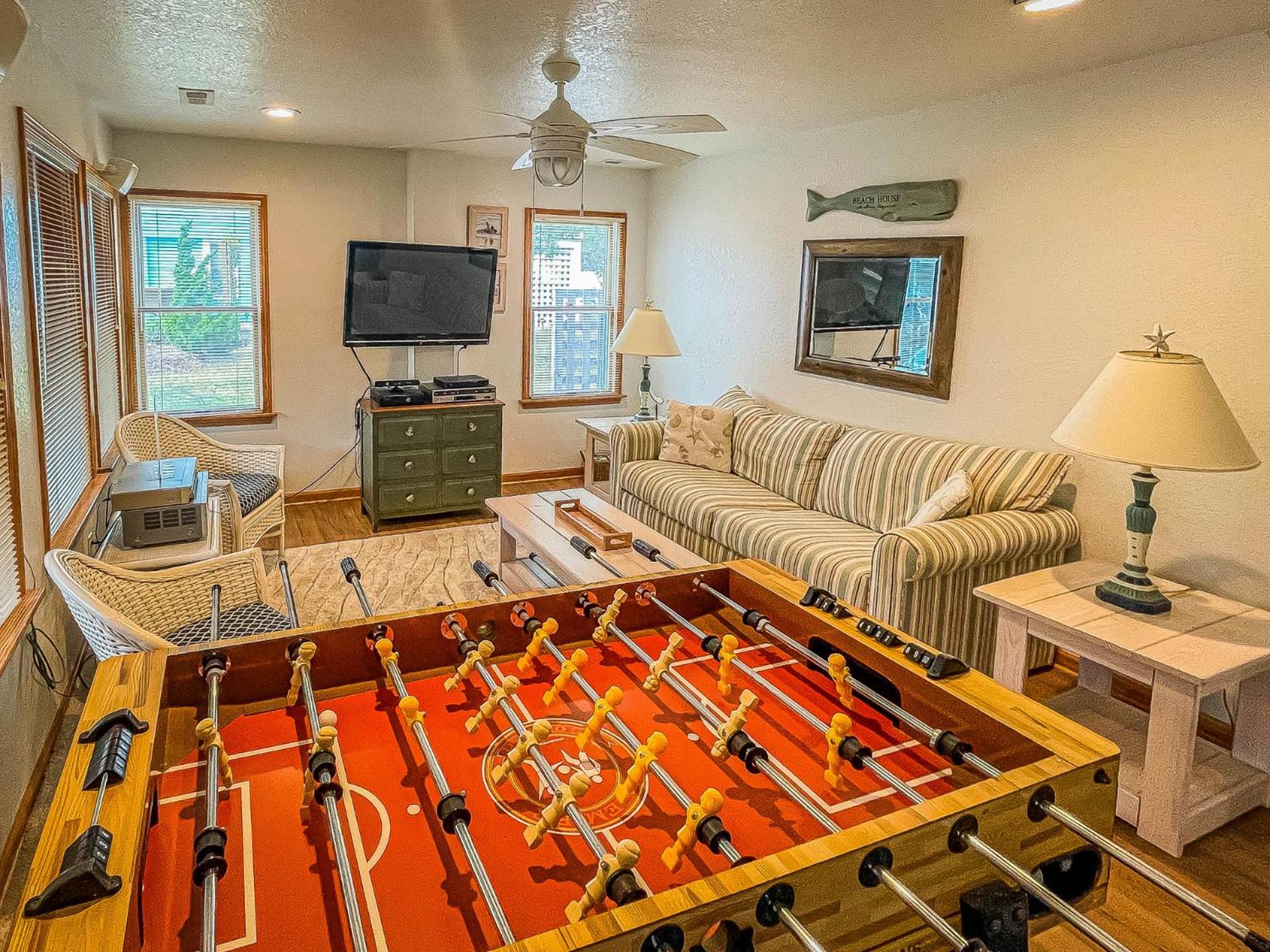 Raspberry Duck - Duck Landing, 525 Yds to Beach, Pool, Tiki Bar, Hot Tub, Close to Downtown