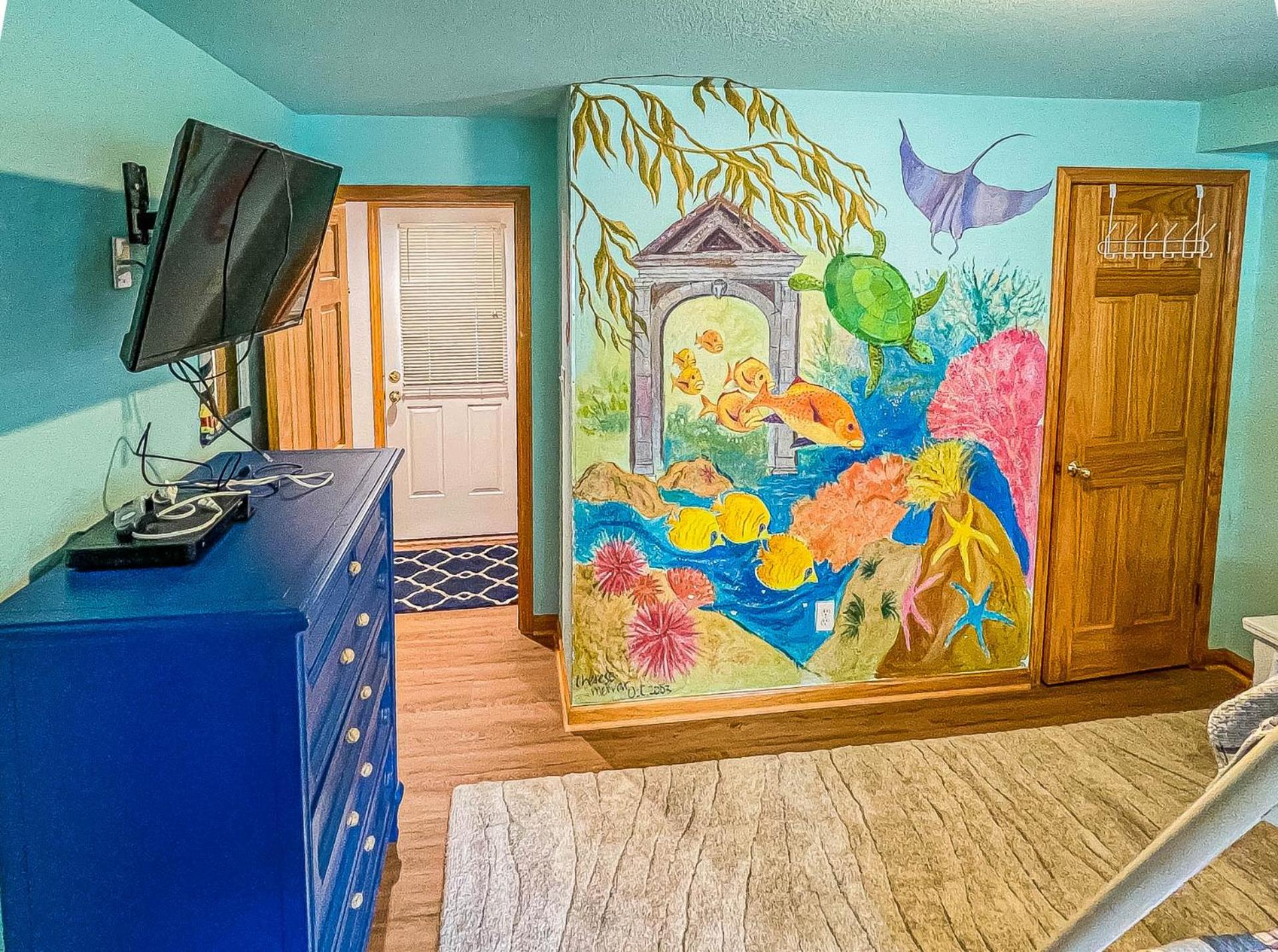 Raspberry Duck - Duck Landing, 525 Yds to Beach, Pool, Tiki Bar, Hot Tub, Close to Downtown
