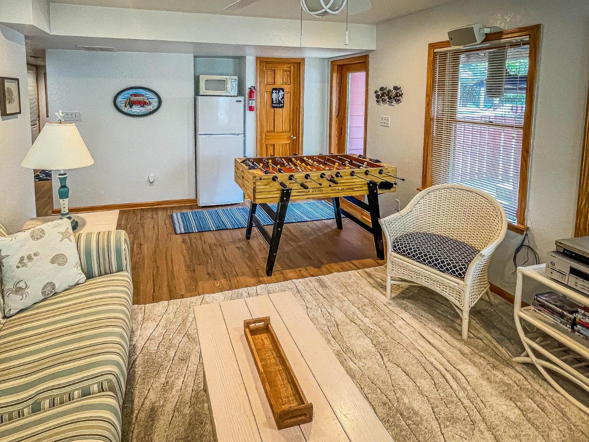 Raspberry Duck - Duck Landing, 525 Yds to Beach, Pool, Tiki Bar, Hot Tub, Close to Downtown