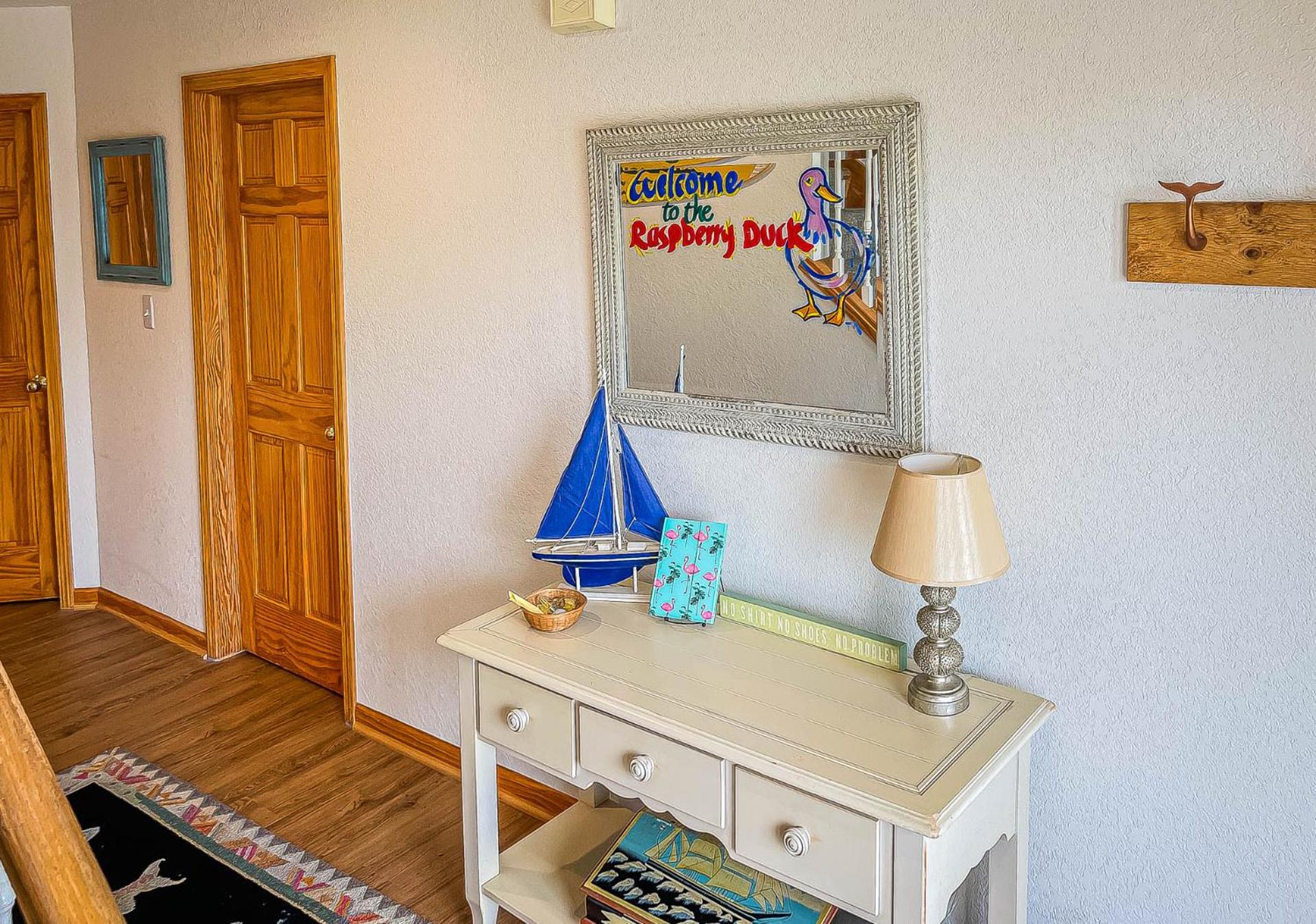 Raspberry Duck - Duck Landing, 525 Yds to Beach, Pool, Tiki Bar, Hot Tub, Close to Downtown