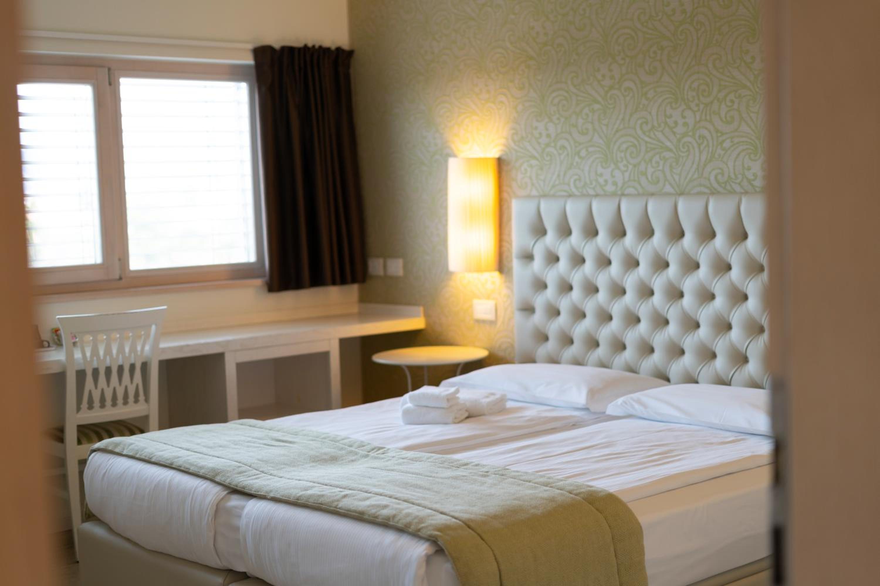 Nuova Opera Rooms & Apartments