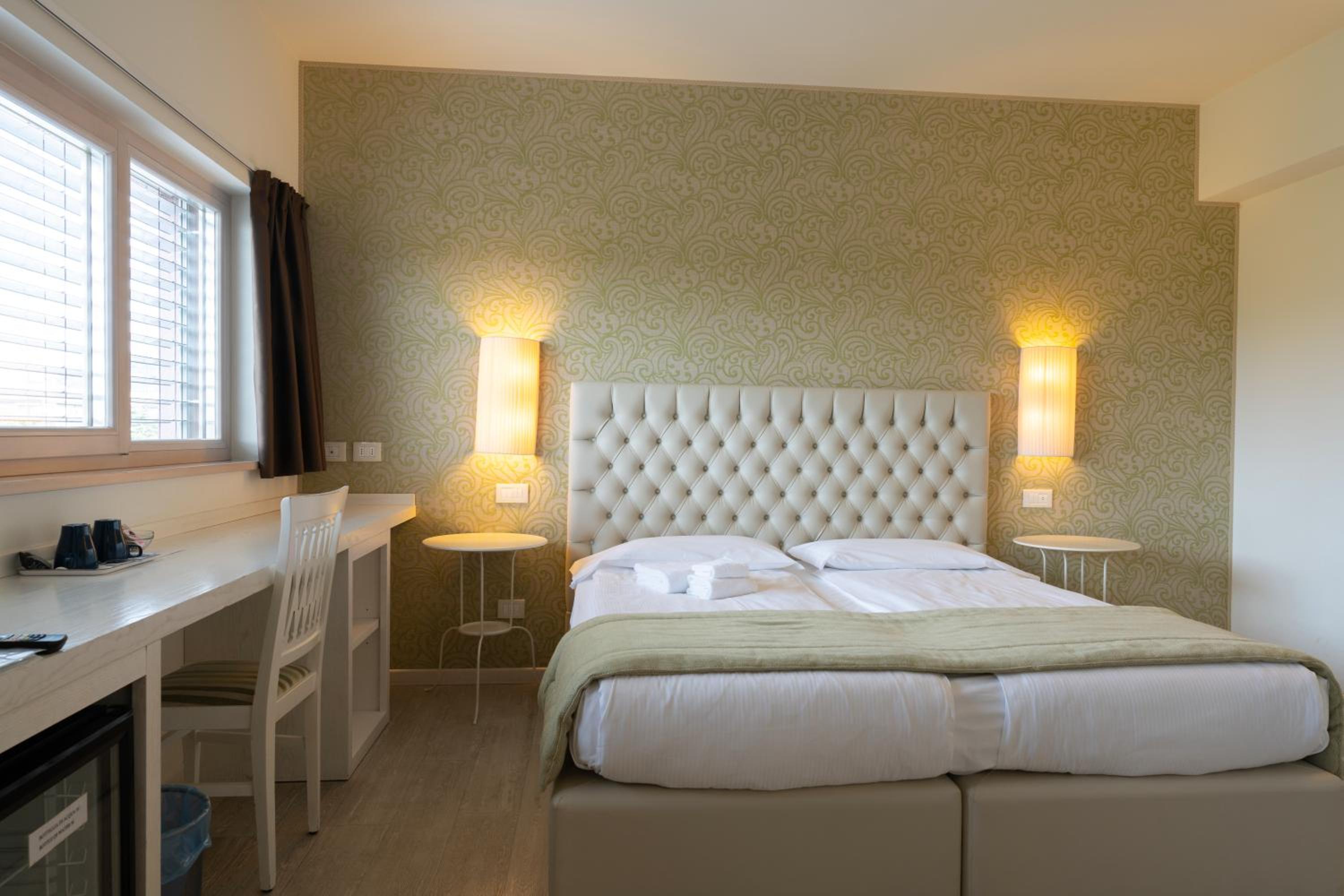 Nuova Opera Rooms & Apartments