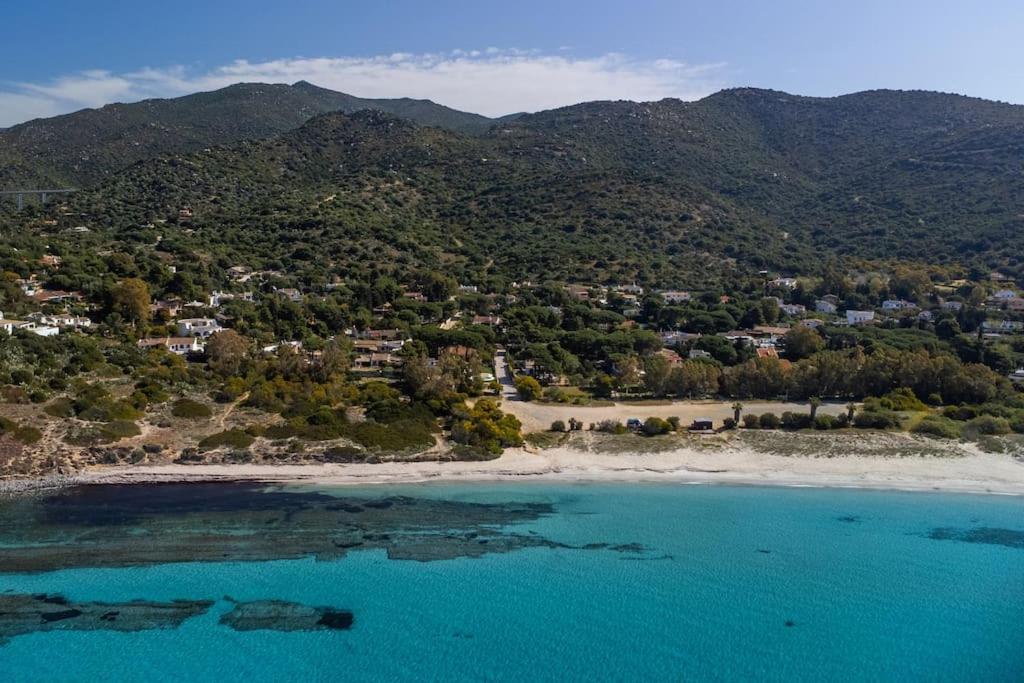 Villa Ginepro, spaziosa, a 200 metri dal mare