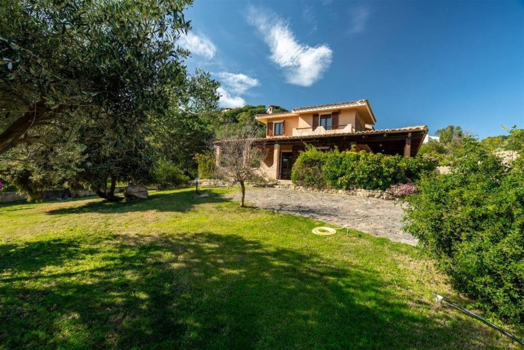 Villa Ginepro, spaziosa, a 200 metri dal mare
