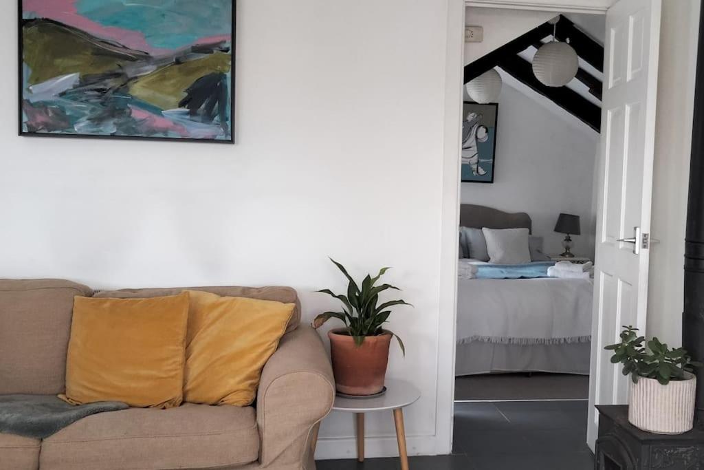 The Flower House, Idyllic Cornish Retreat.