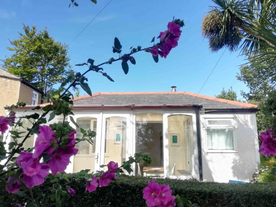 The Flower House, Idyllic Cornish Retreat.