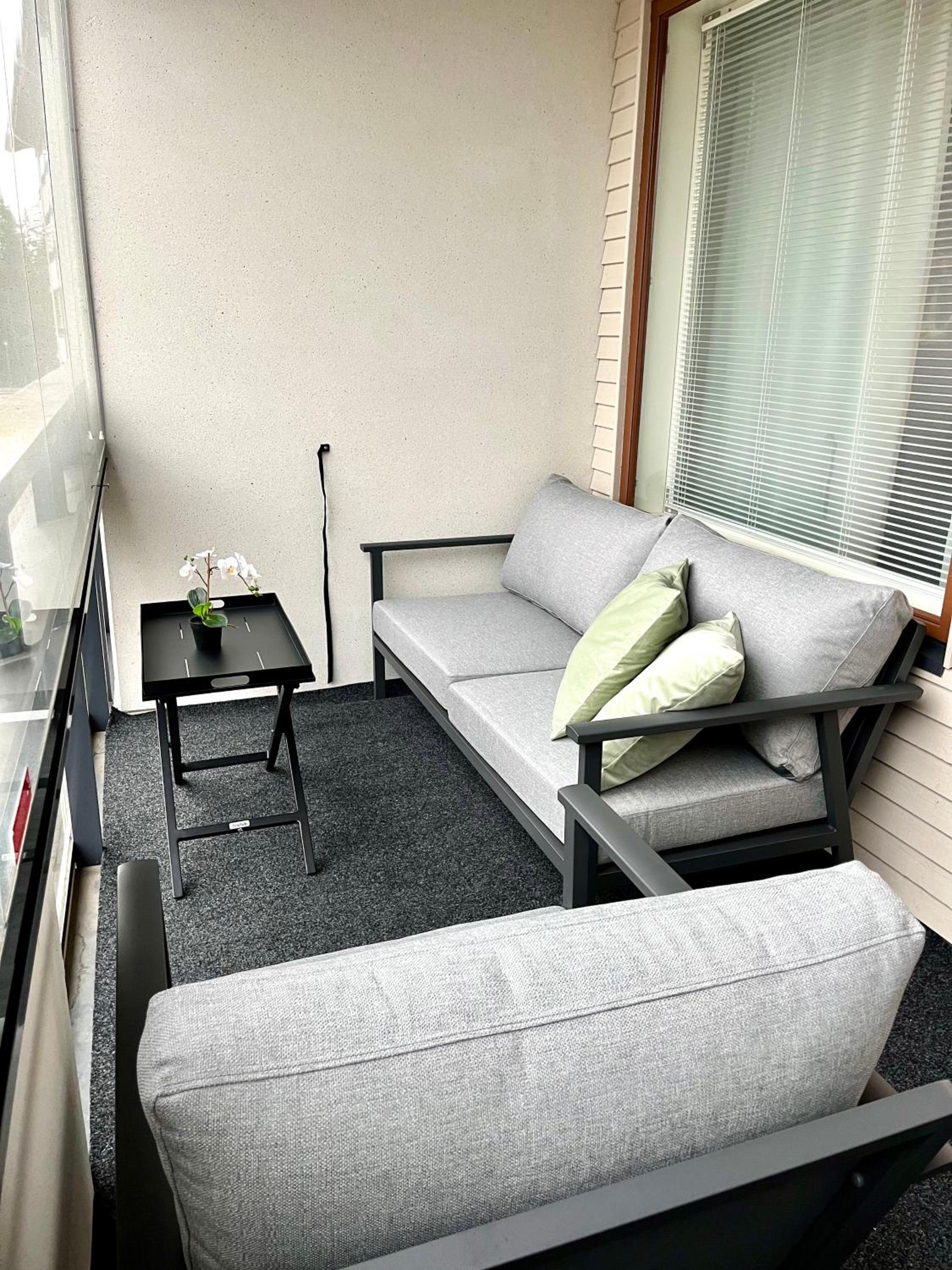 Premium Chalet 4212 Green view 3
