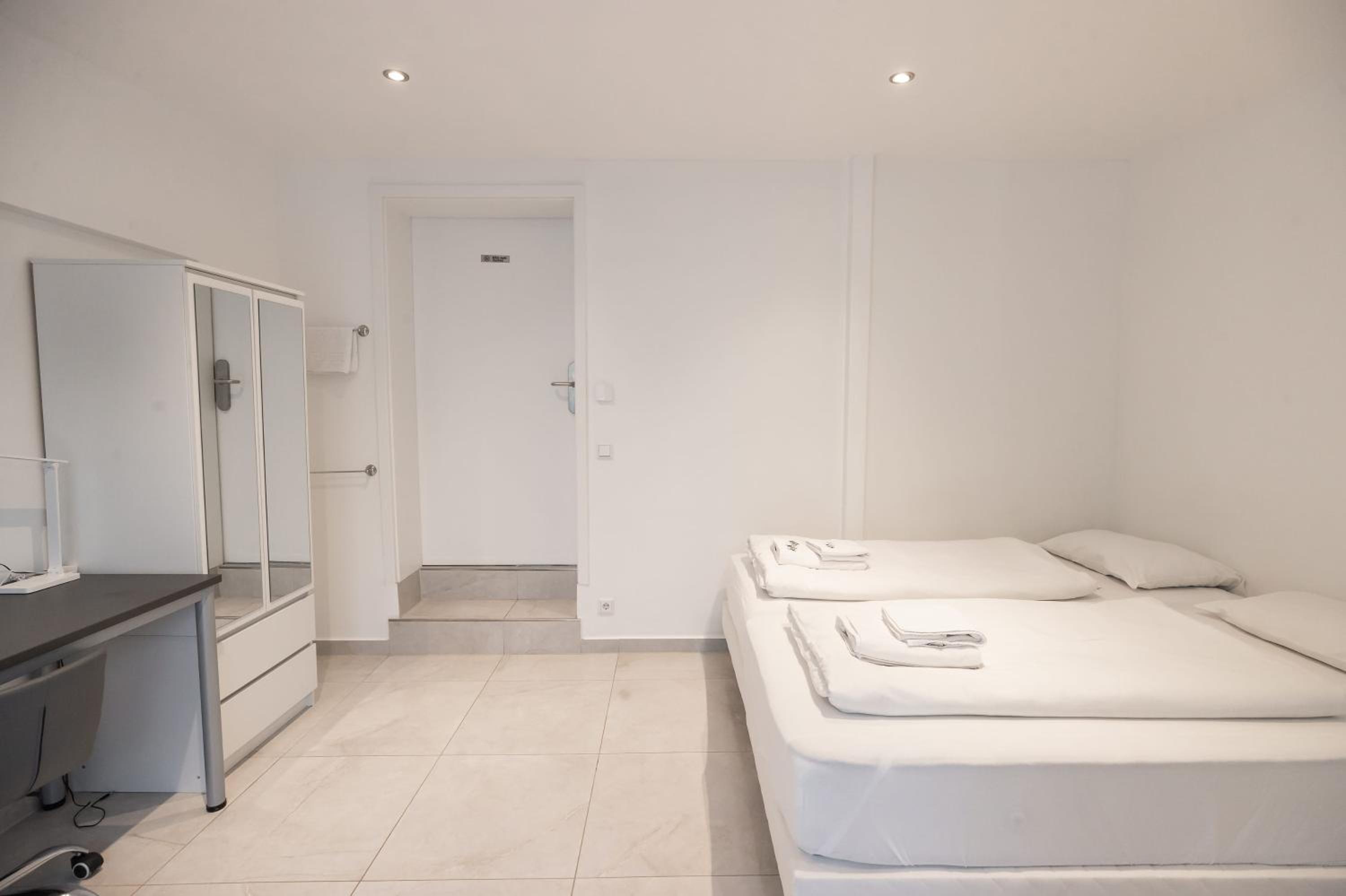 StayStay Guesthouse I 24 Hours Check-In