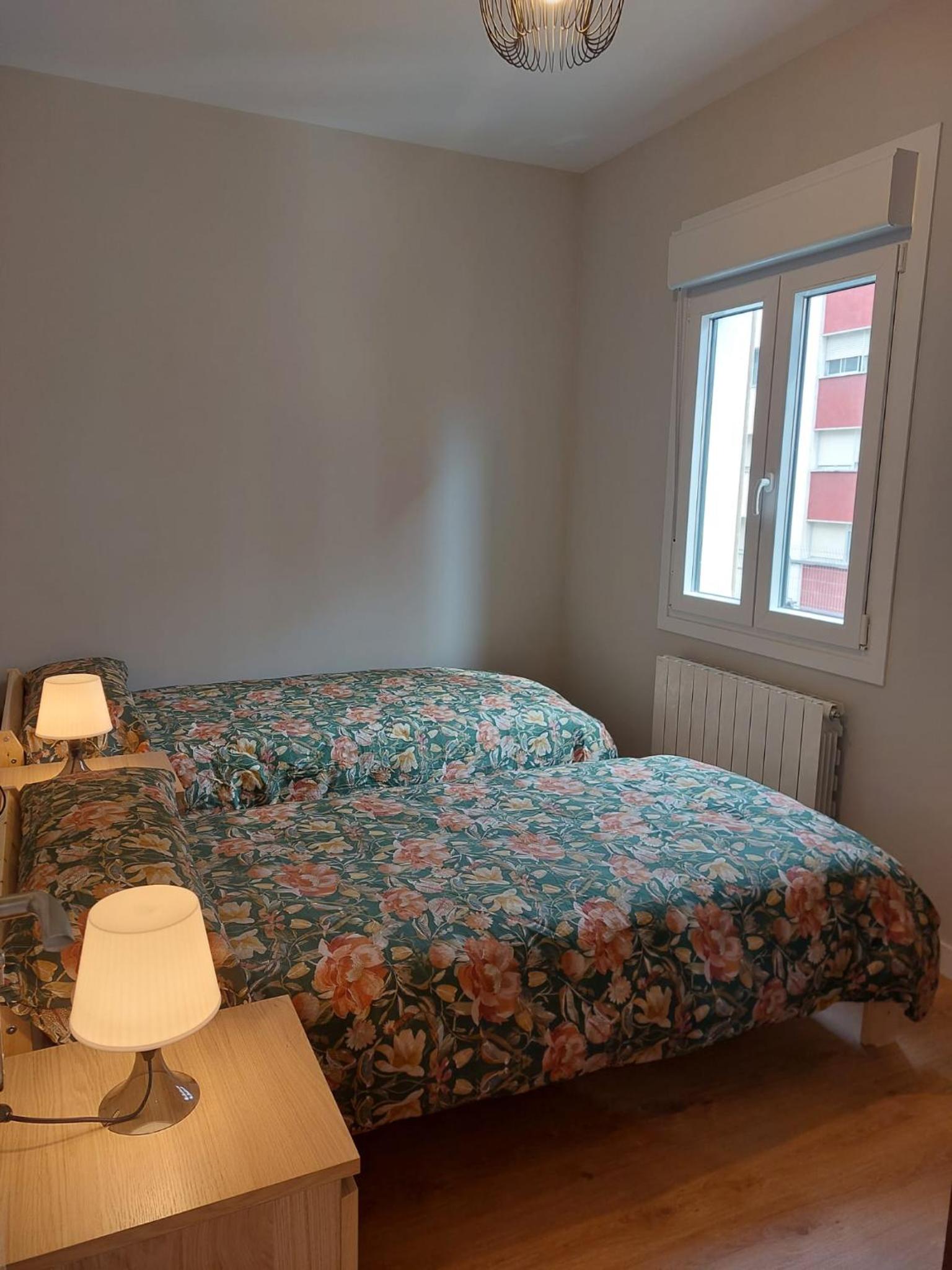 Habitación en apartamento con zonas comunes compartida H1