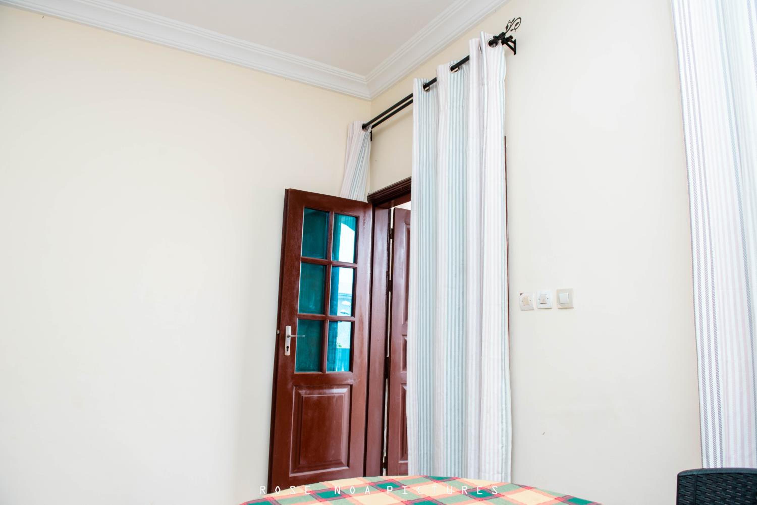 Odza, modern apartment, 3 bedrooms, private parking