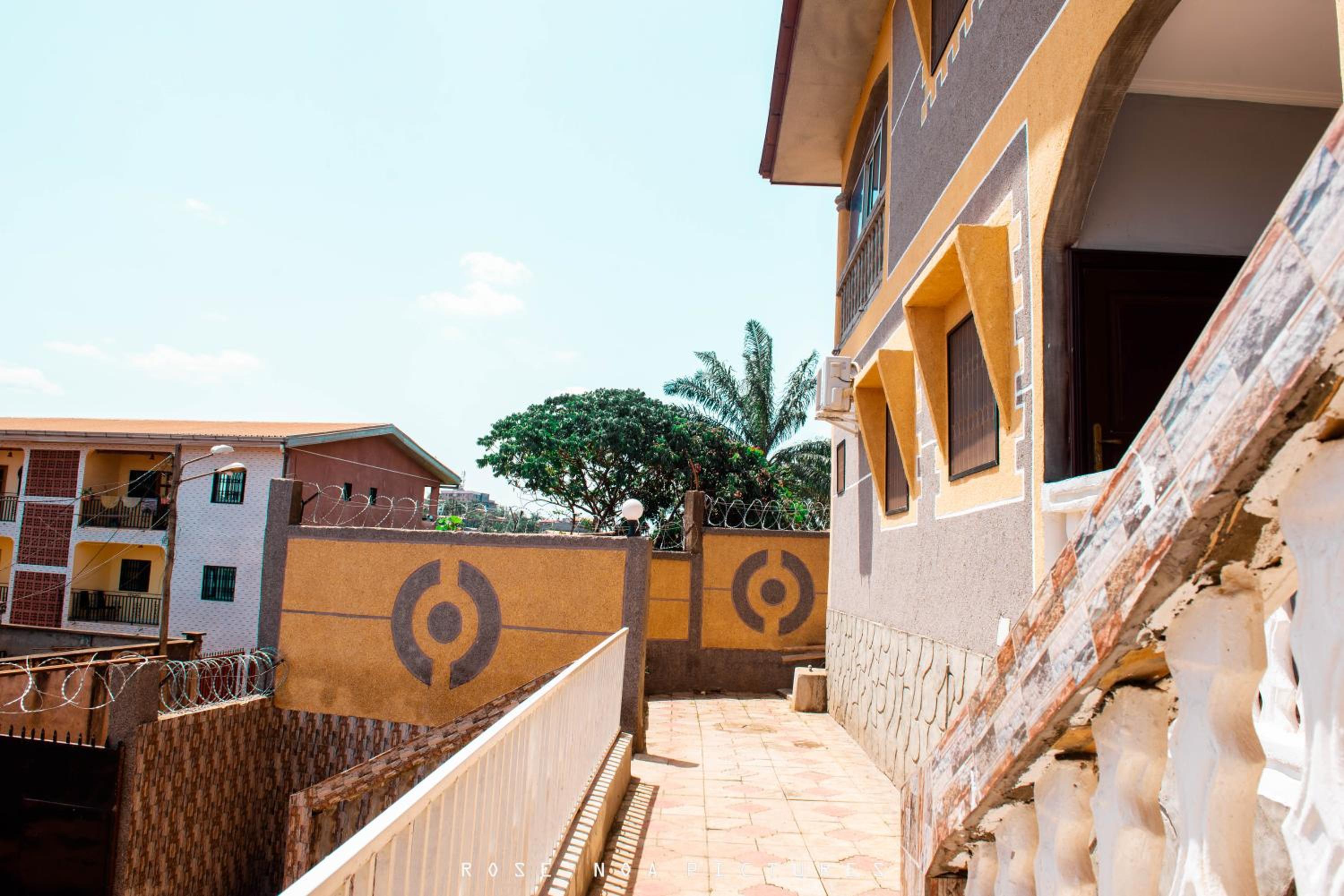 Odza, modern apartment, 3 bedrooms, private parking