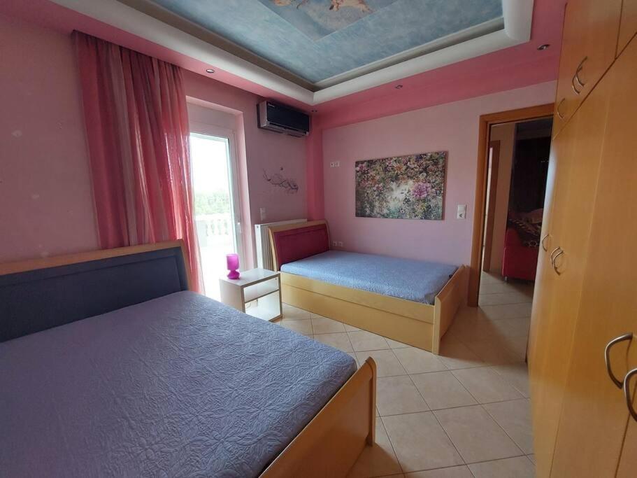 Aurora's apartment eretria view 4