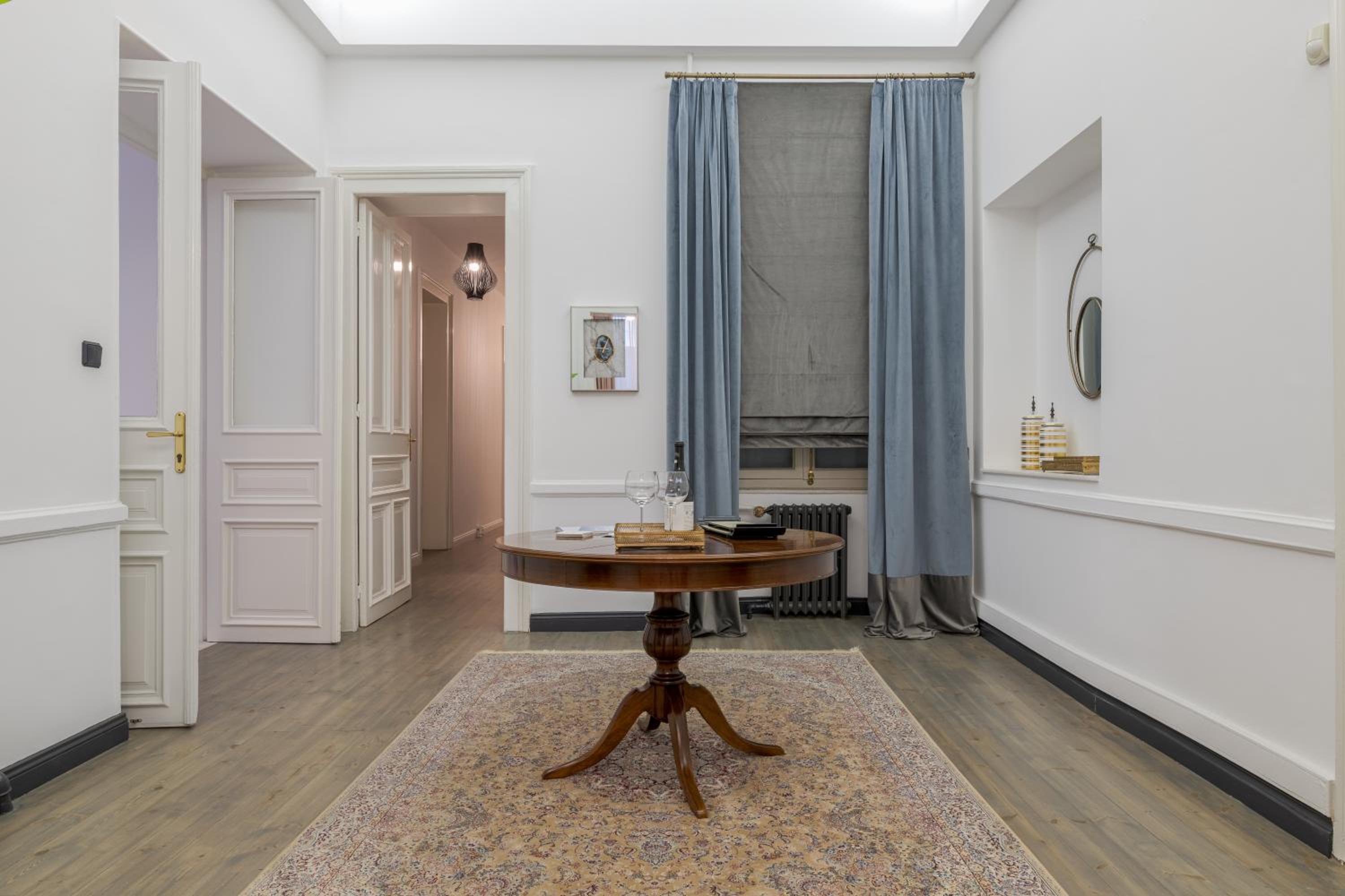 2 Mazi Suites