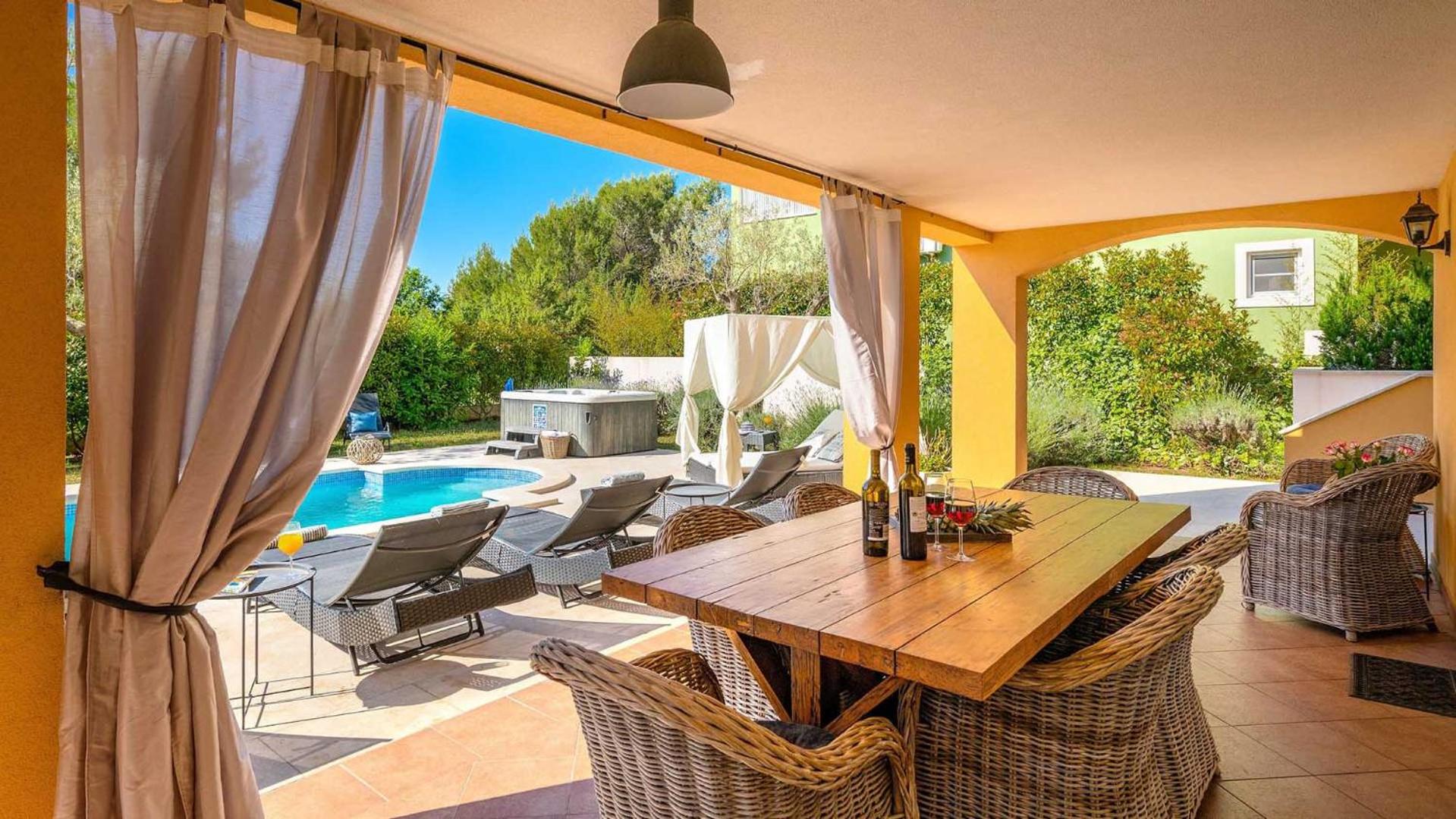 Photo 6