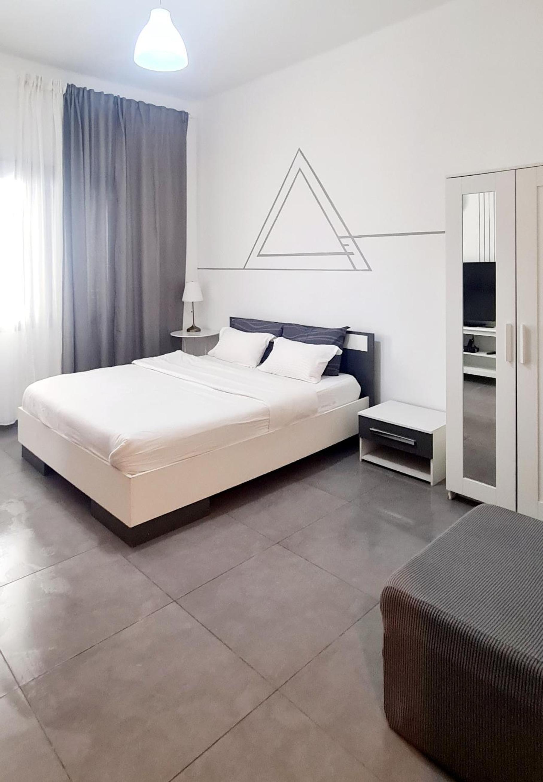 Nice apartments on Ben Yehuda str view 4