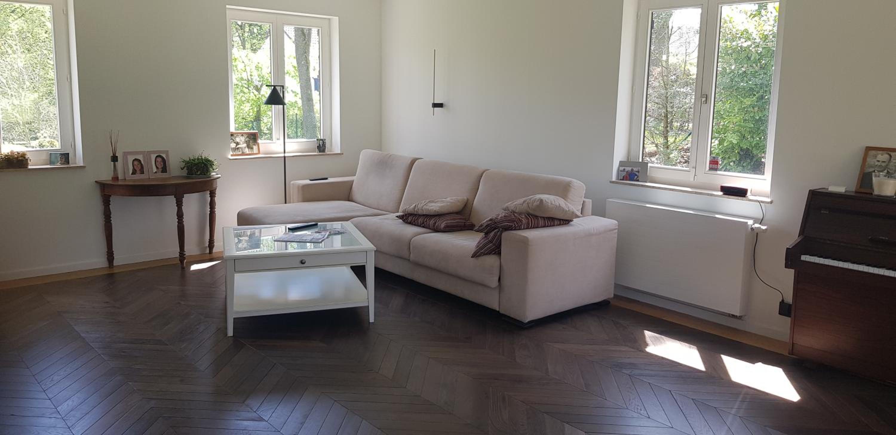 Très belle Villa 4 façades dans quartier vert et arboré - 5 kms de Namur