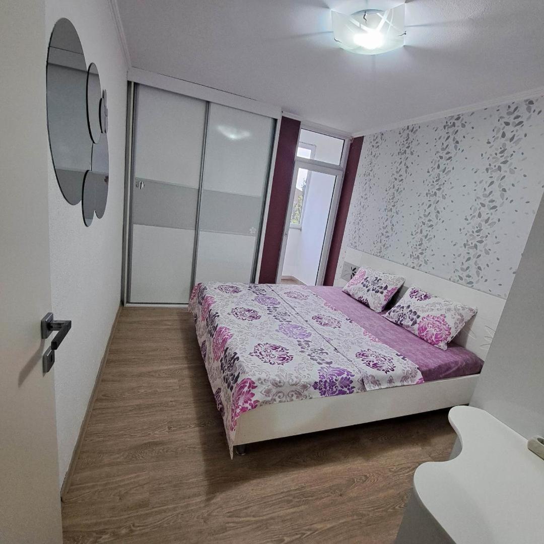 Jove Apartments
