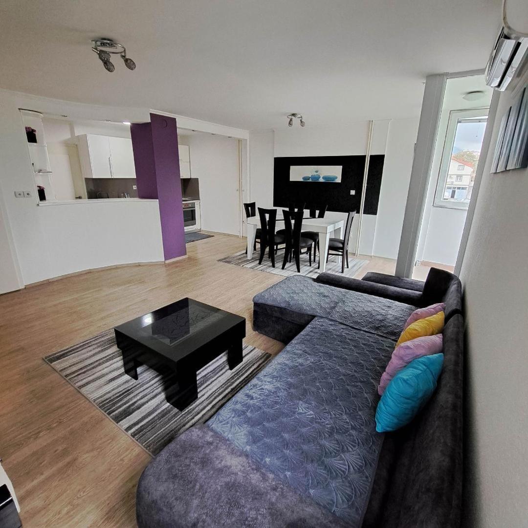 Jove Apartments