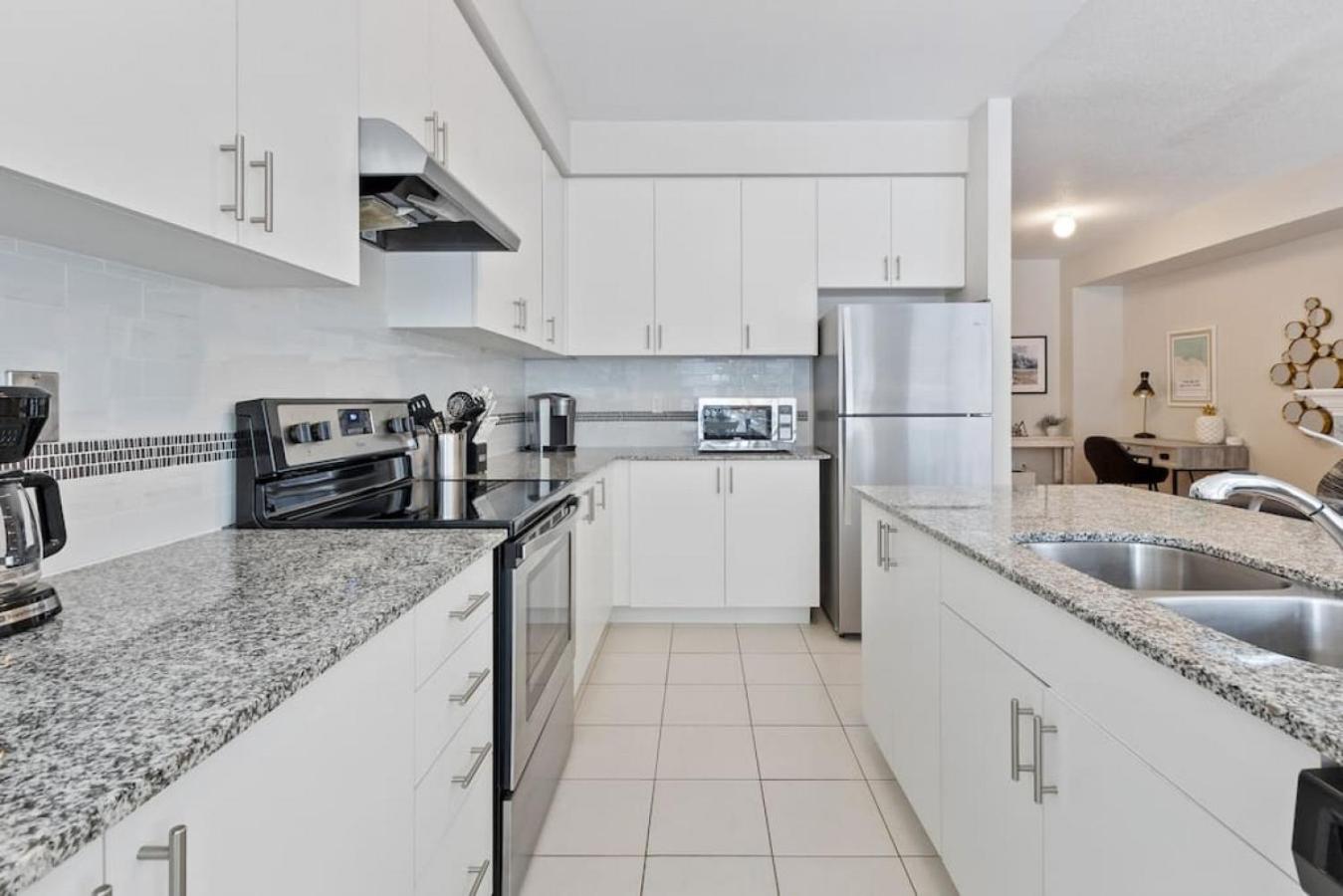 Mountain View Townhouse Fresh and Bright at Blue