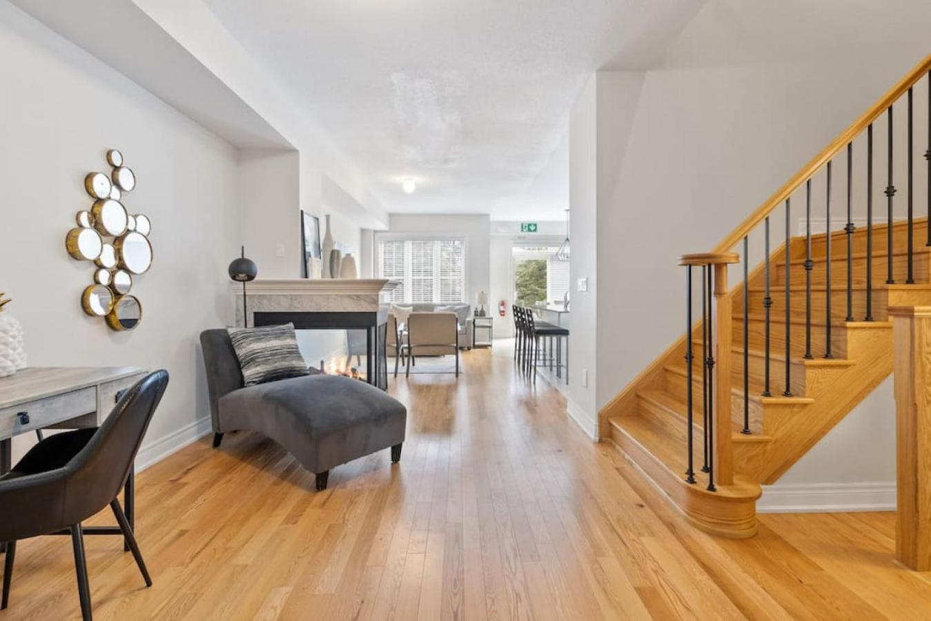 Mountain View Townhouse Fresh and Bright at Blue