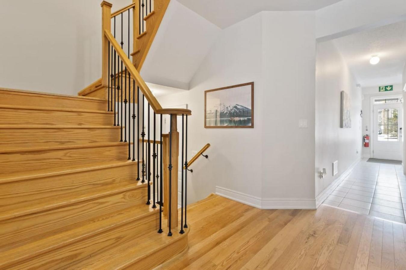 Mountain View Townhouse Fresh and Bright at Blue