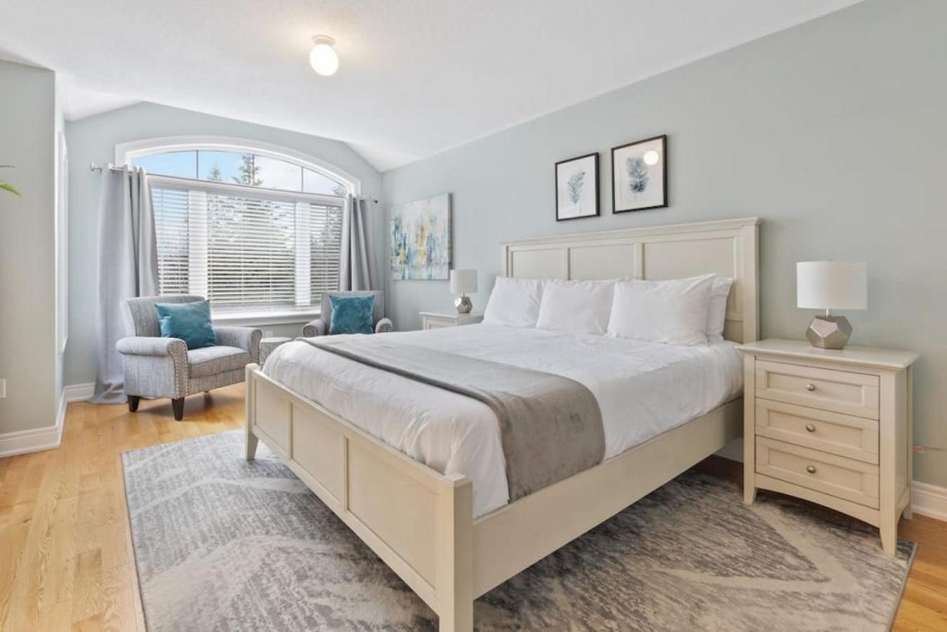 Mountain View Townhouse Fresh and Bright at Blue