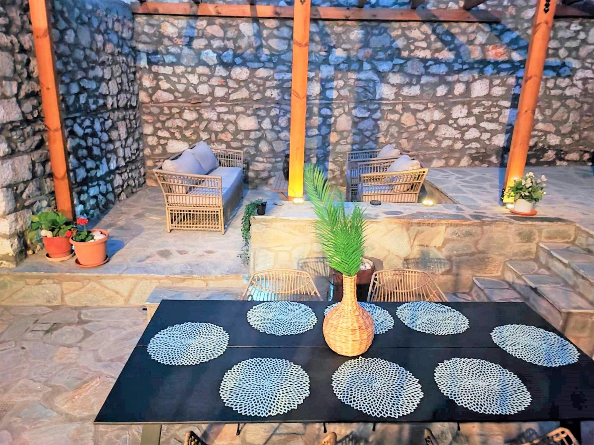 Archontiko Kastellia - Stone Guesthouse with Fireplace and Mountain View