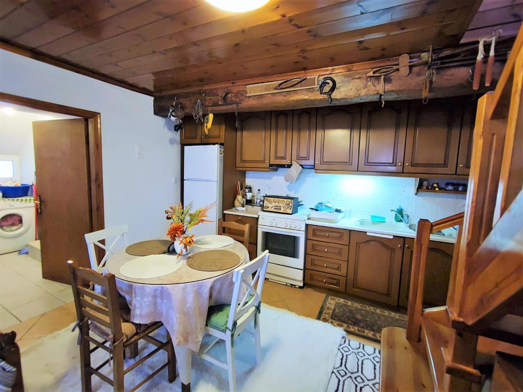Archontiko Kastellia - Stone Guesthouse with Fireplace and Mountain View