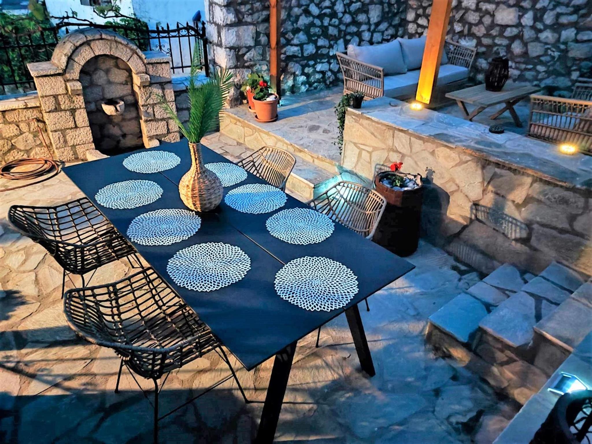 Archontiko Kastellia - Stone Guesthouse with Fireplace and Mountain View