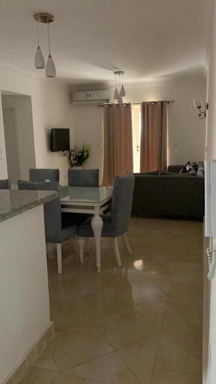 Lovely 3 bedroom ground floor flat. Private garden
