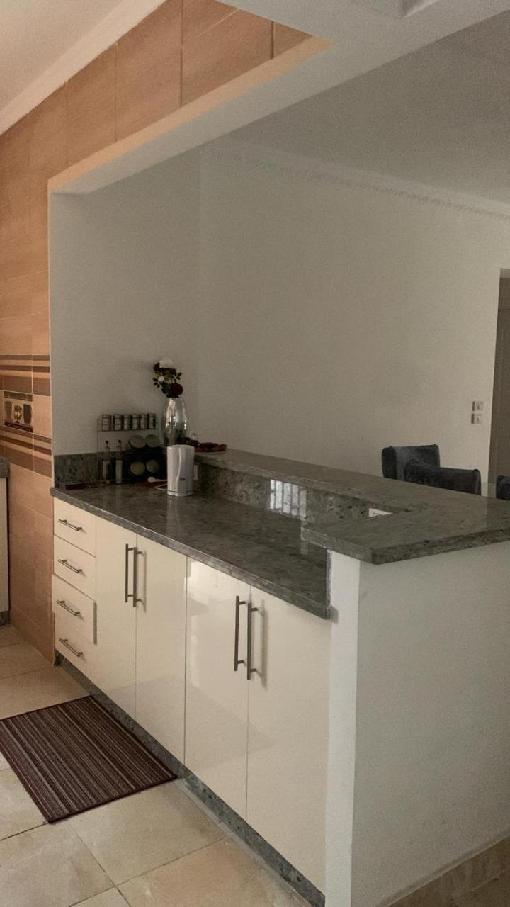 Lovely 3 bedroom ground floor flat. Private garden
