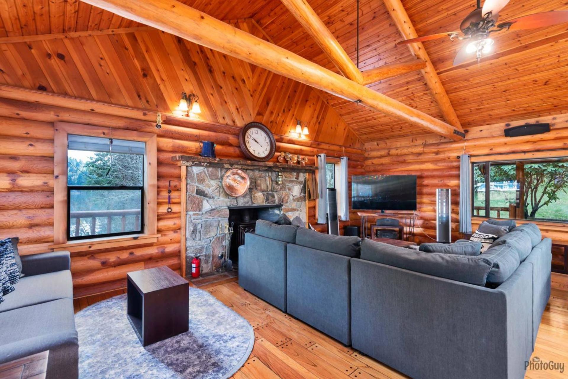 The Lake Cabin