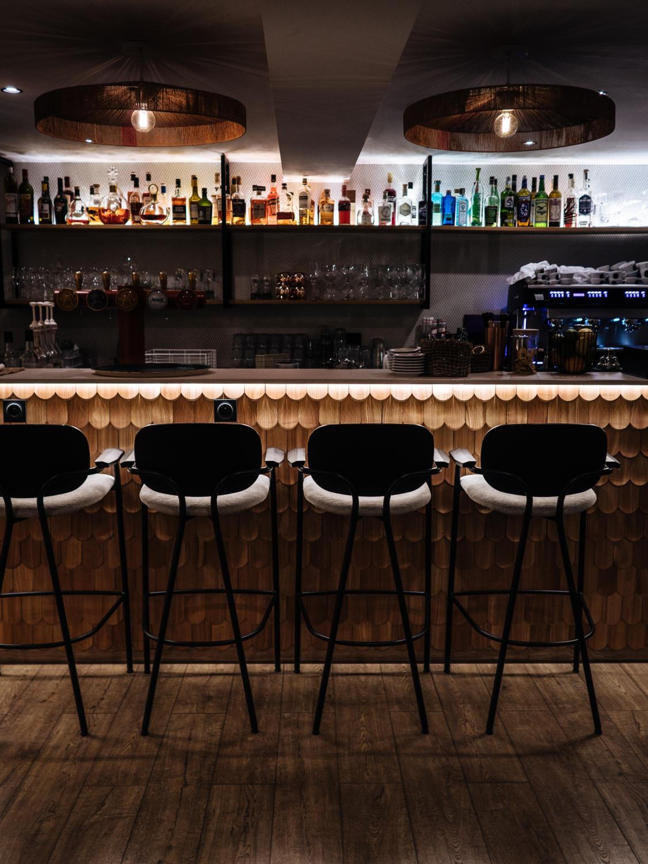 bar