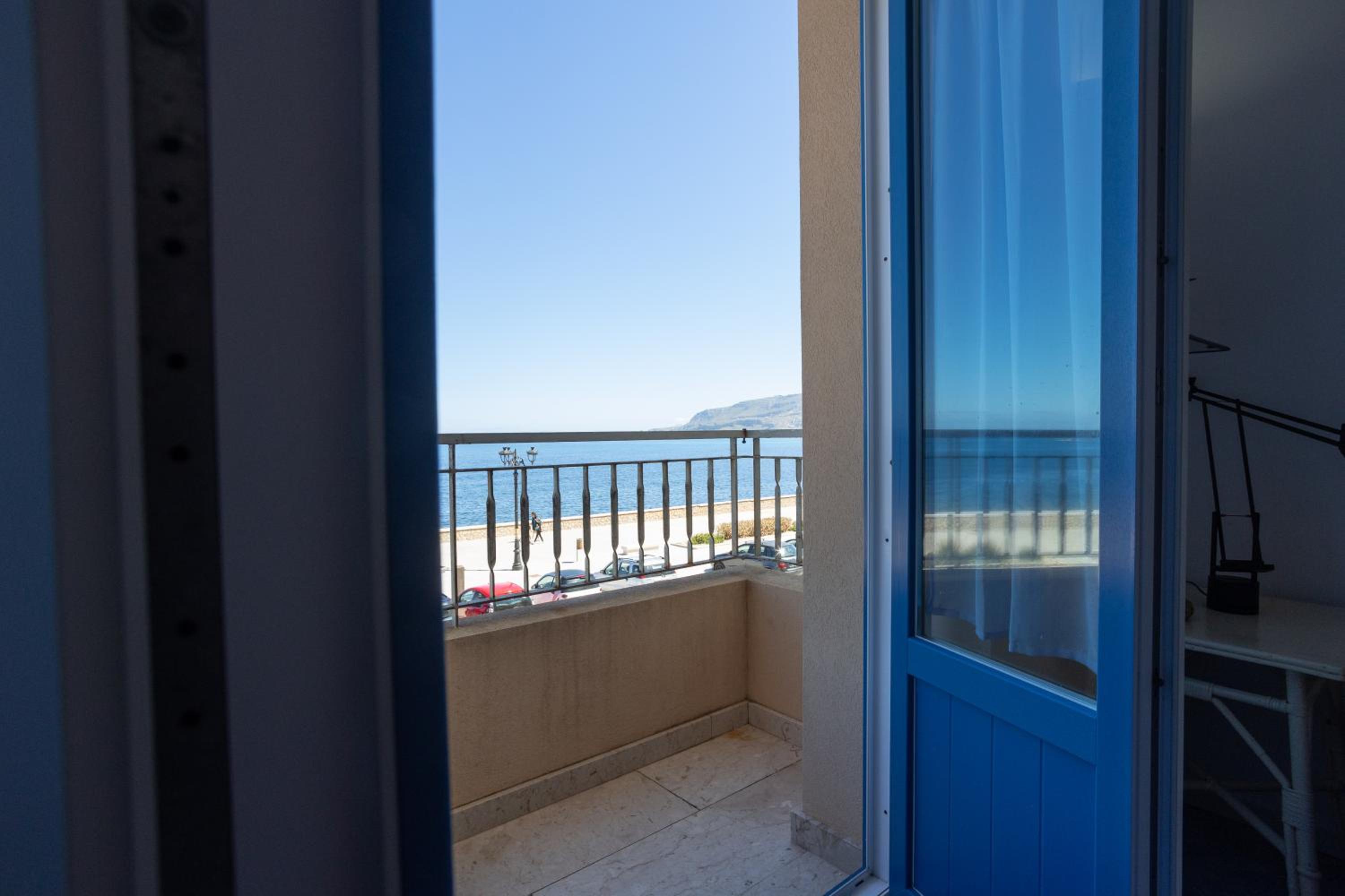 GuestHost - Sirene Seaview Apartment with Balcony photo 2