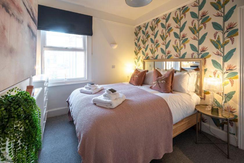 No33 Number 5 BOUTIQUE COTTAGE view 4