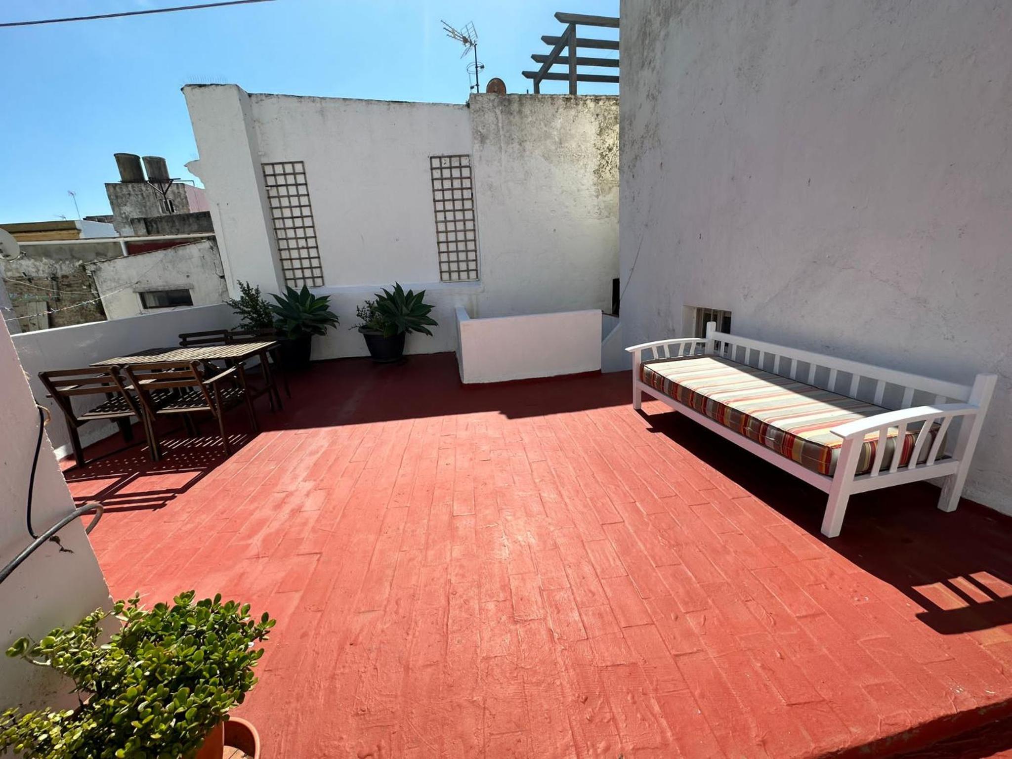 Hotel Apartment in old town with roof terrace and fibre, Tarifa - Image 1