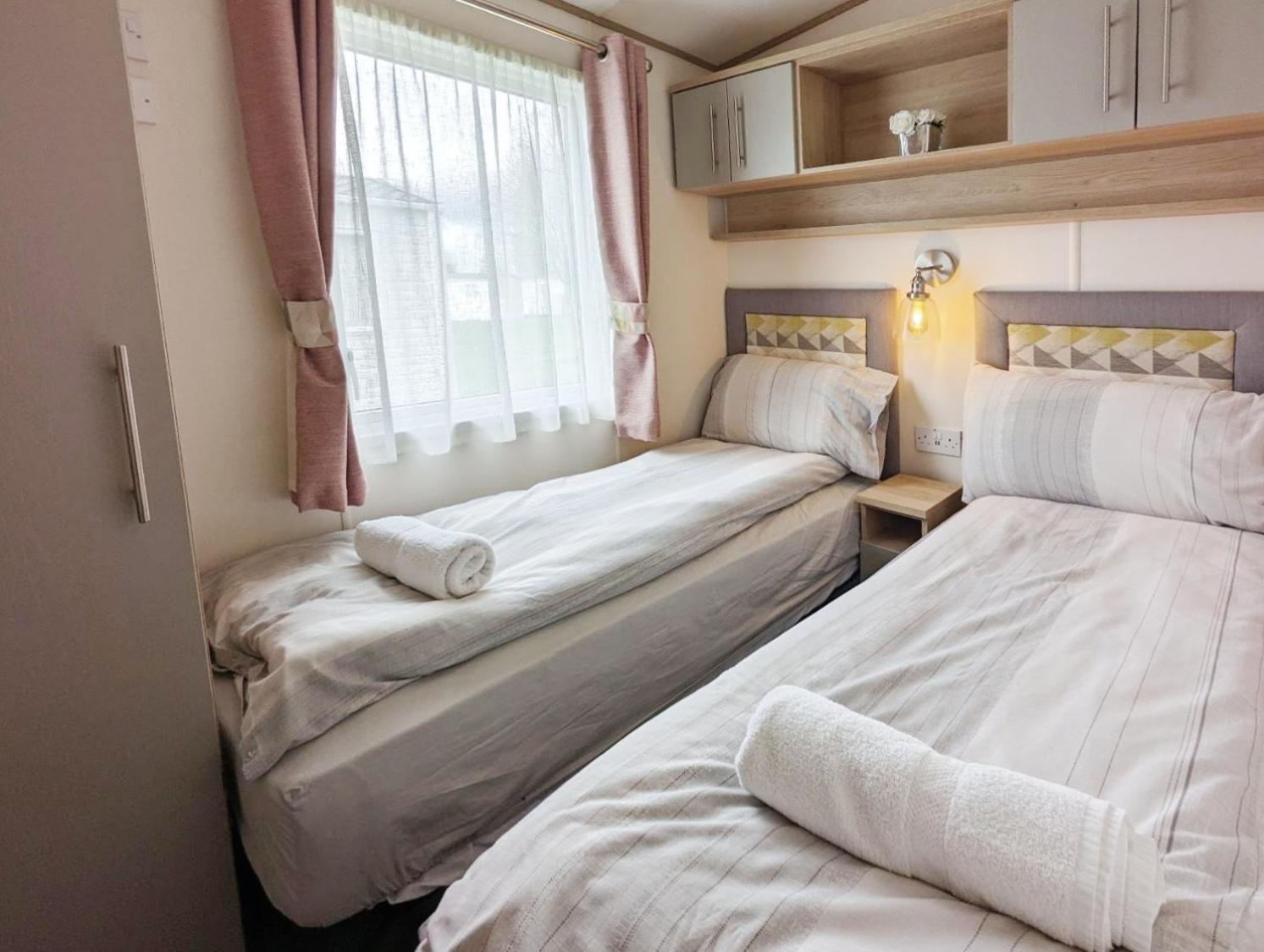 Primrose - 3 bedroom luxury lodge view 3