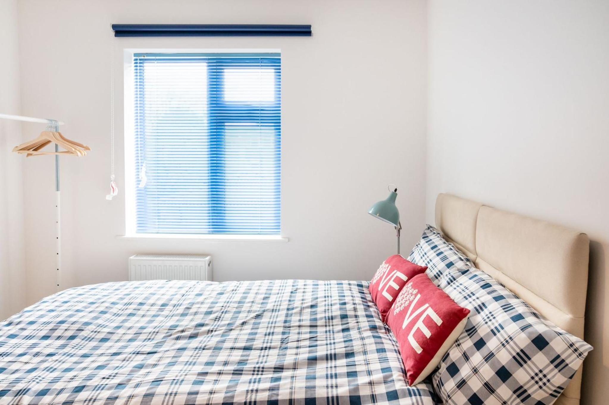 Deluxe 4 Bedroom House in Filton BS34 Oakley Lodge view 3
