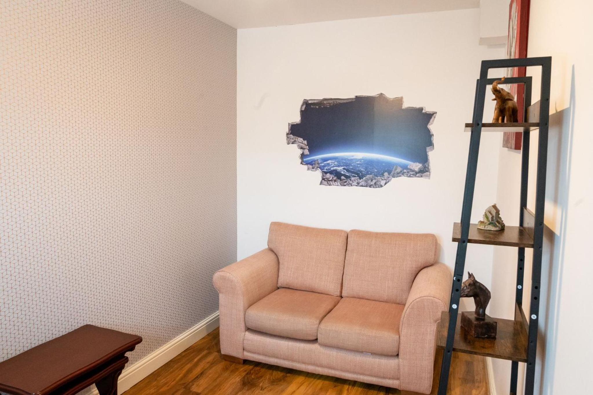 Deluxe 4 Bedroom House in Filton BS34 Oakley Lodge view 4